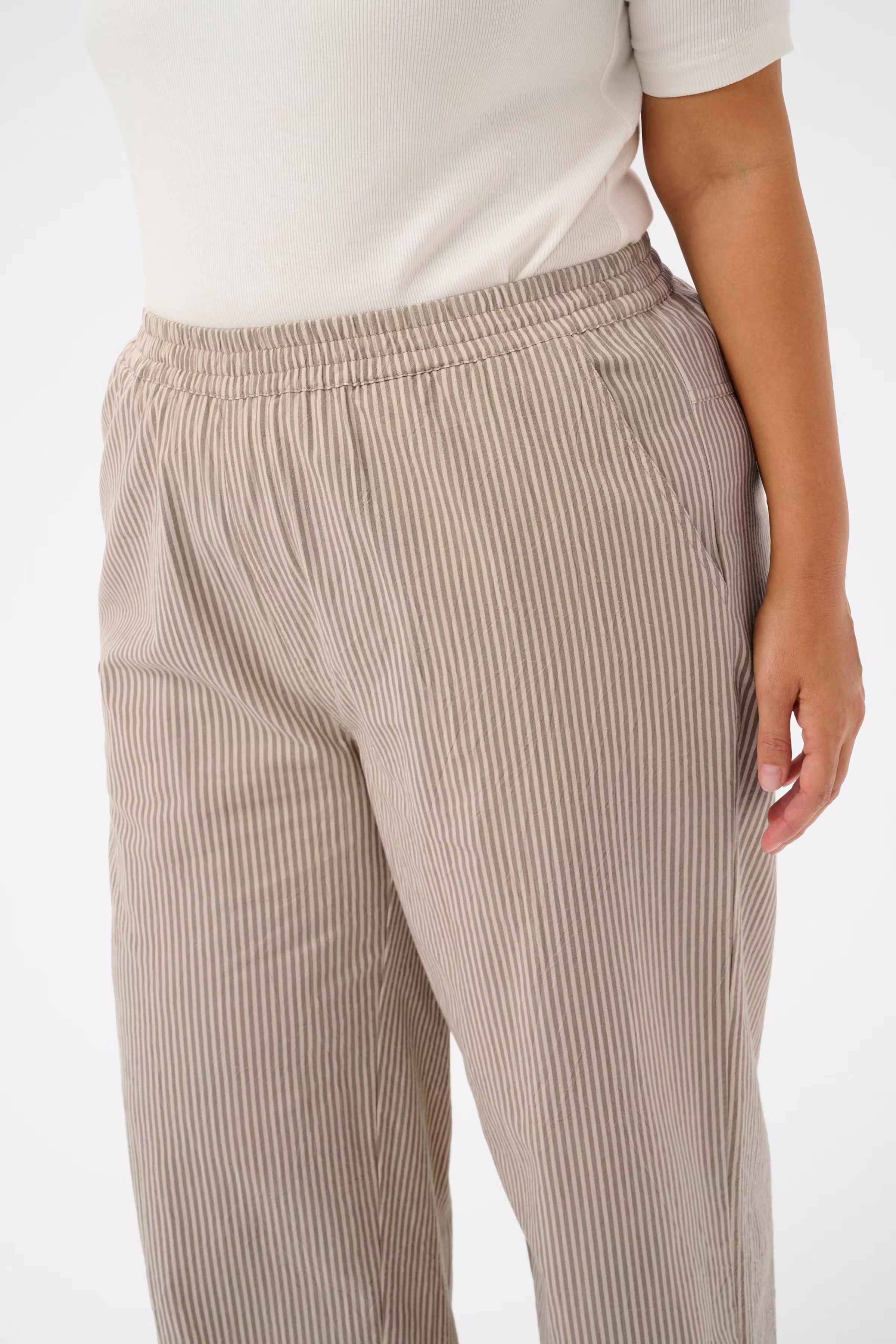 KCnana Trousers LOOKBOOK DETAIL 10583312-107706