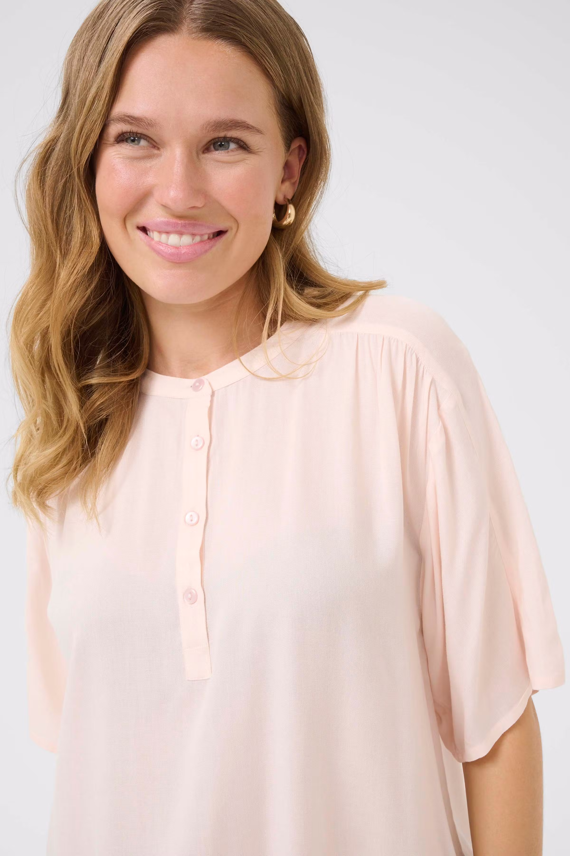 BPcharlotte Bluse LOOKBOOK FRONT 10590842-121605B