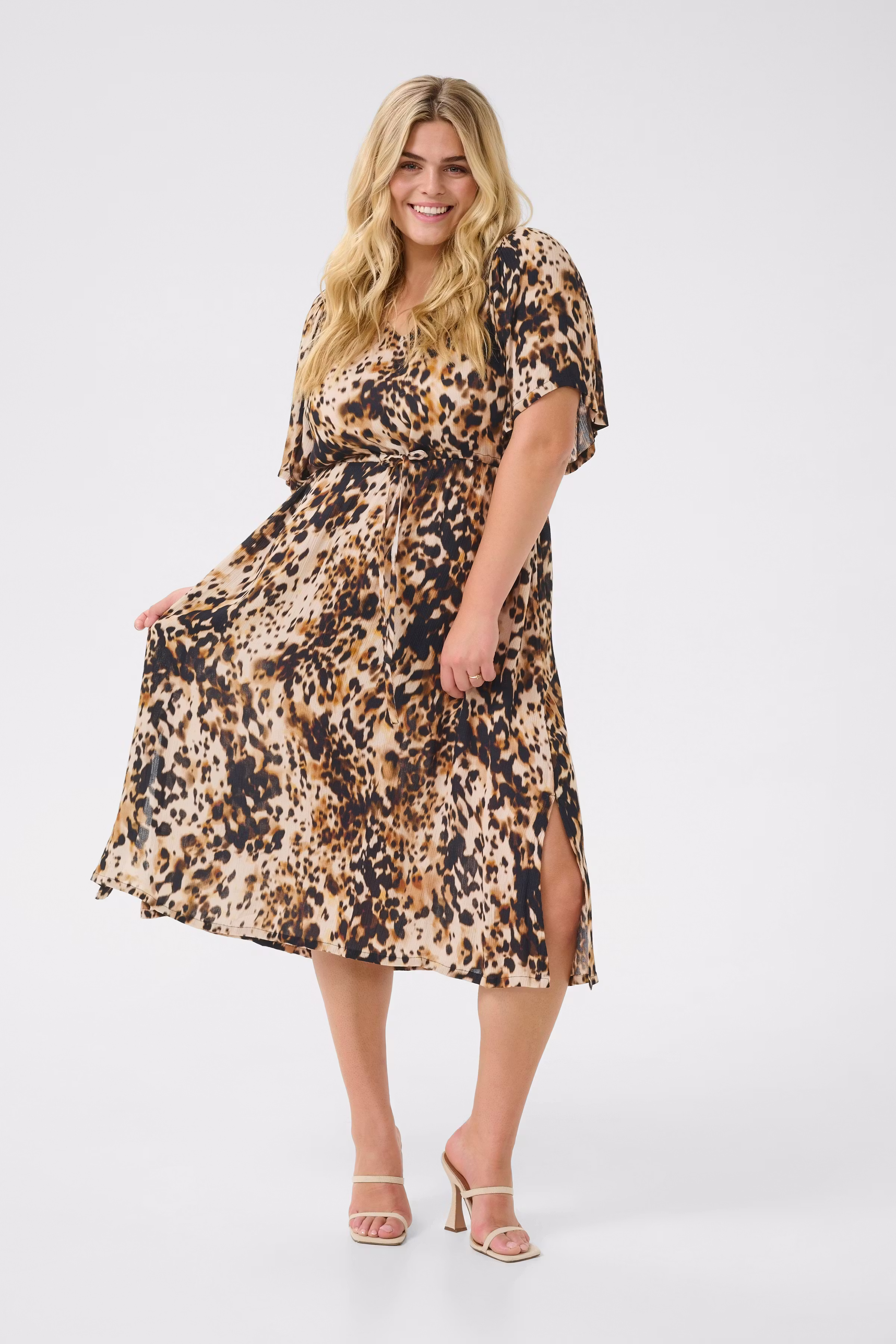 KCami Dress LOOKBOOK FRONT 10582353-107550