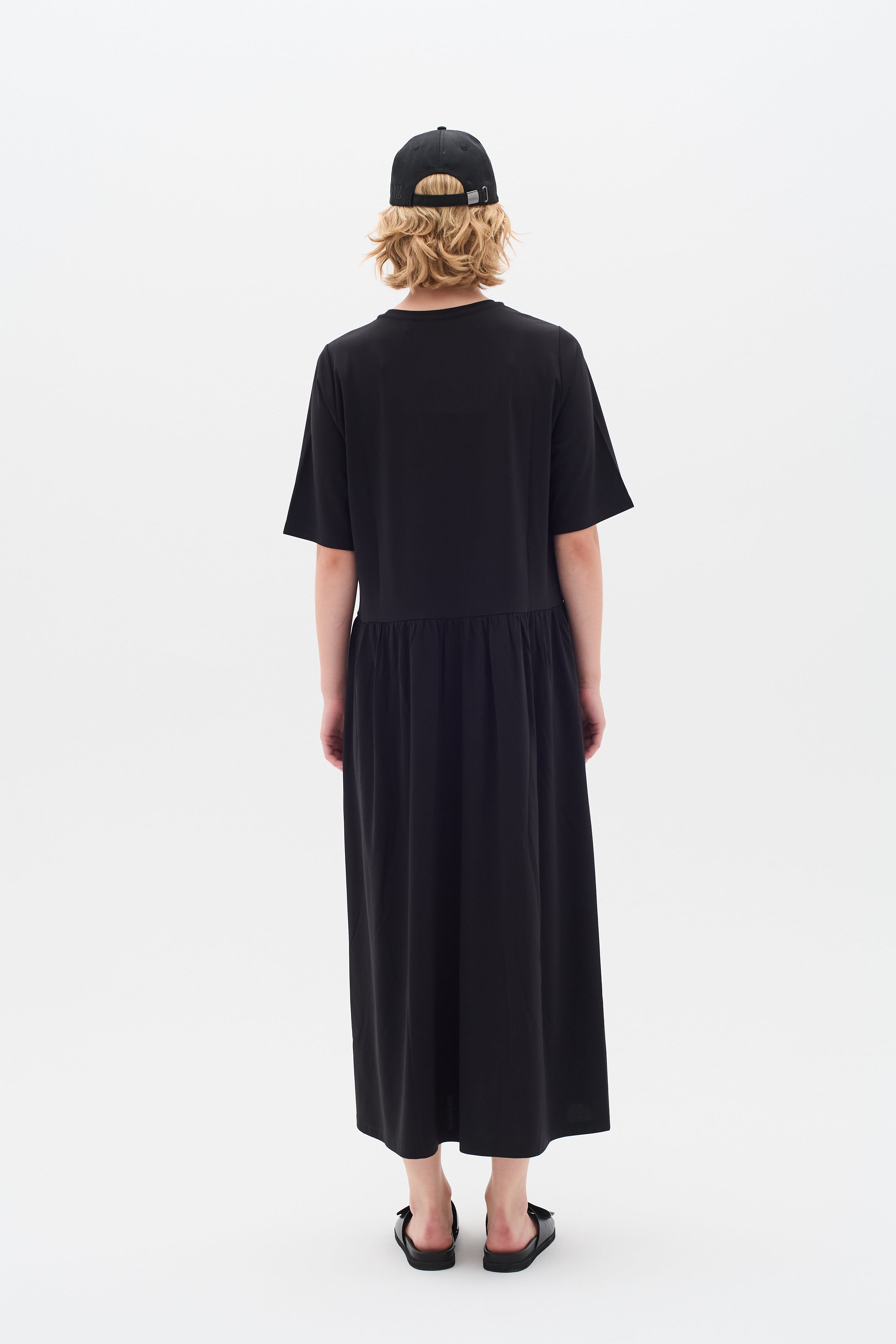 HivieraIW Dress LOOKBOOK BACK 30110390-194008