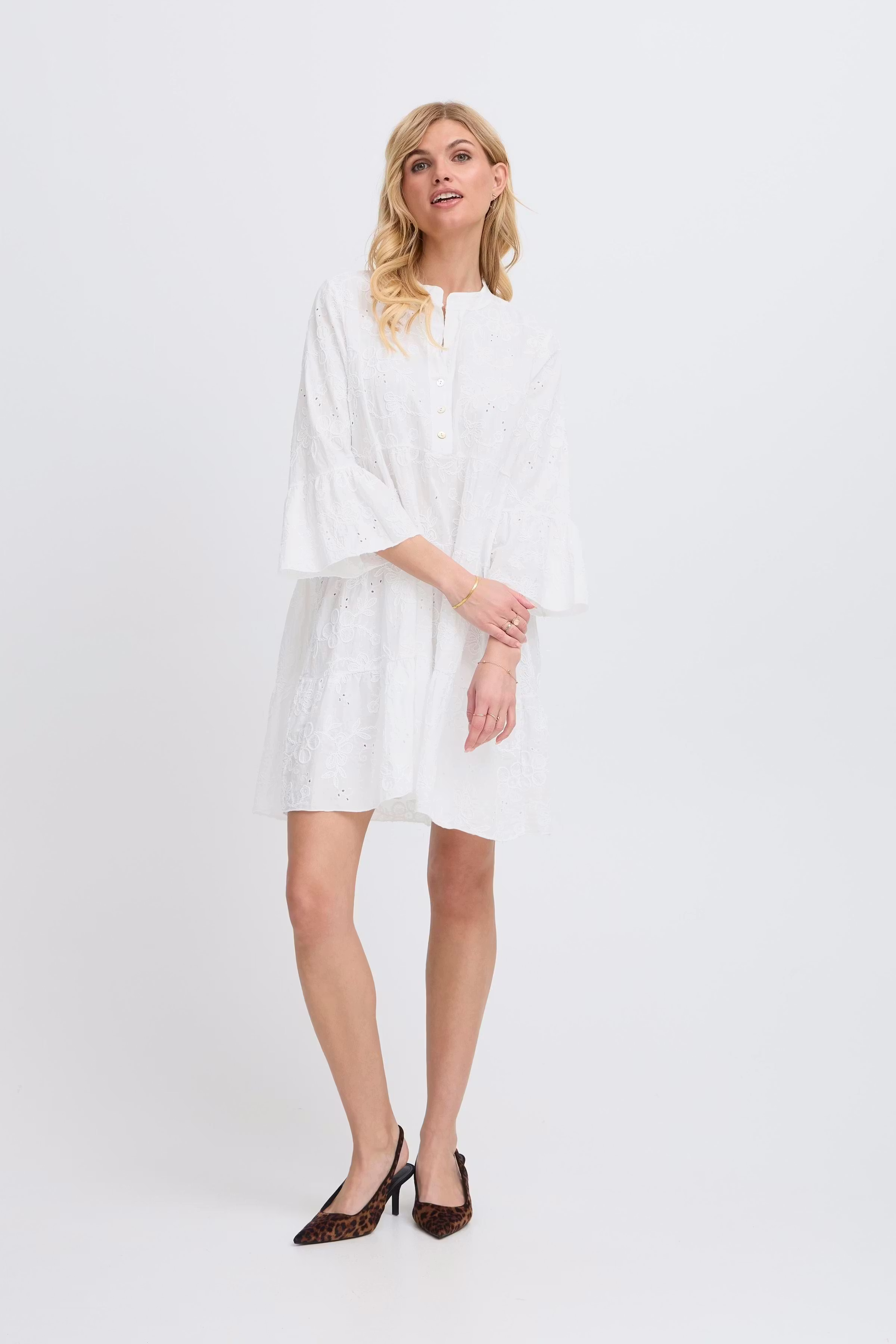 SBLUCKY Kjole LOOKBOOK FRONT 22100982-110602