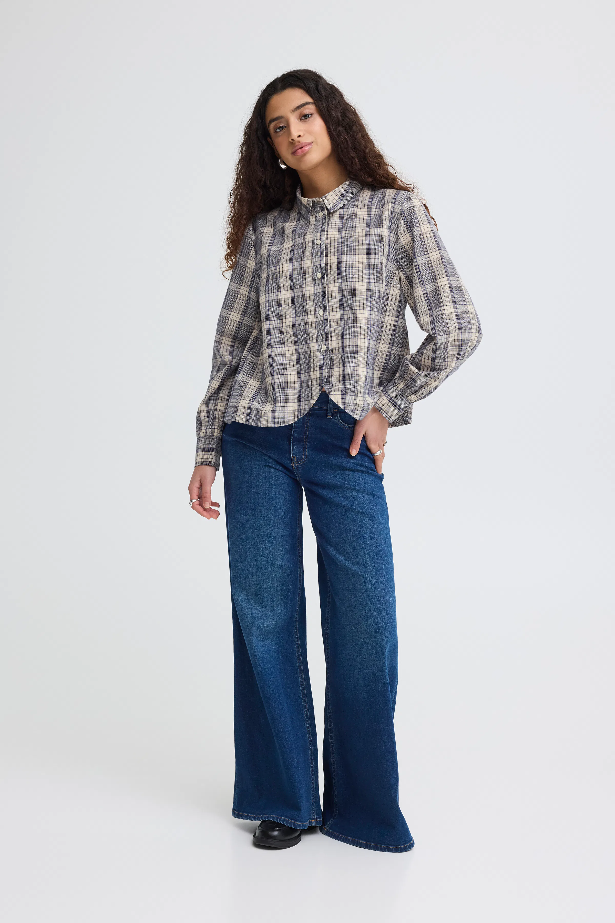 IHCIRA Blouse LOOKBOOK FRONT 20125094-900007702
