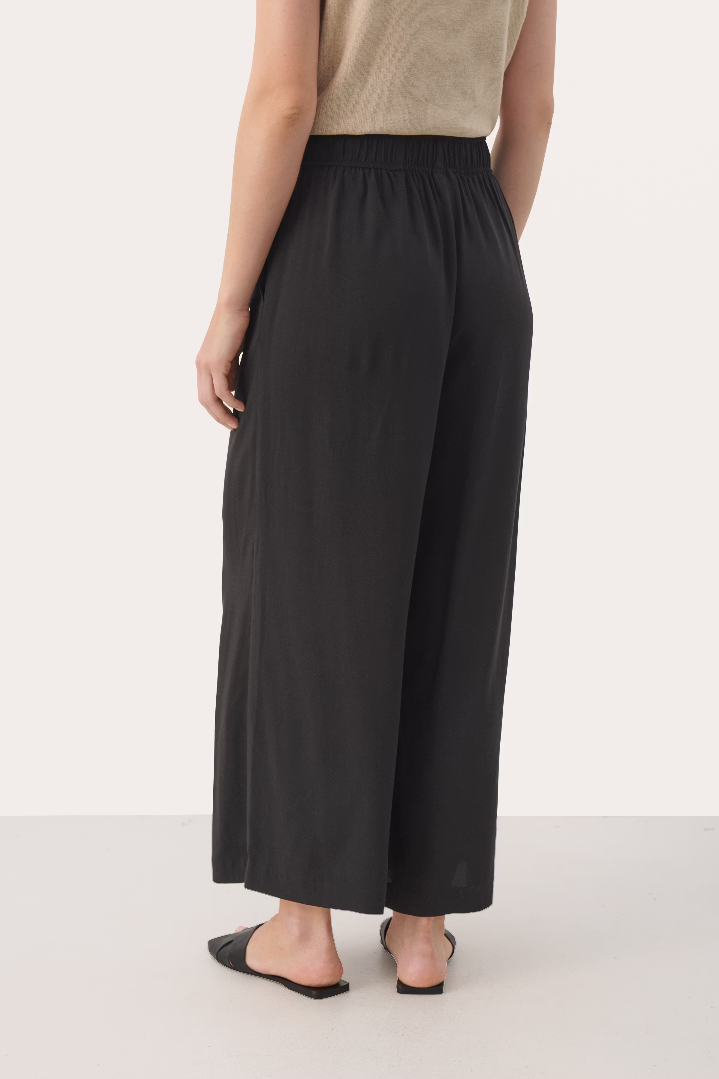 AlfiPW Hose LOOKBOOK BACK 30308708-194008