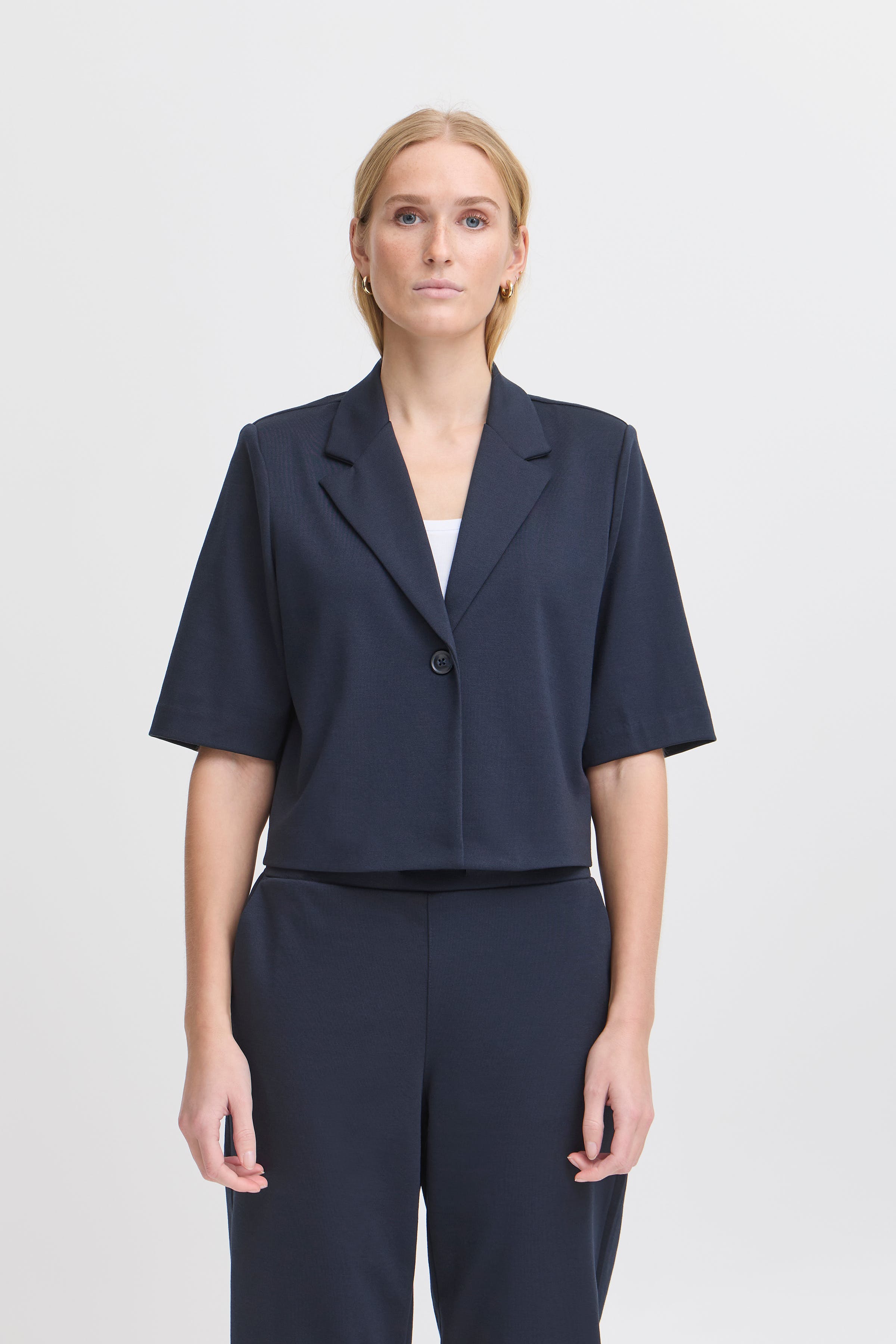 IHKATE CROPPED Blazer LOOKBOOK FRONT 20123679-194010
