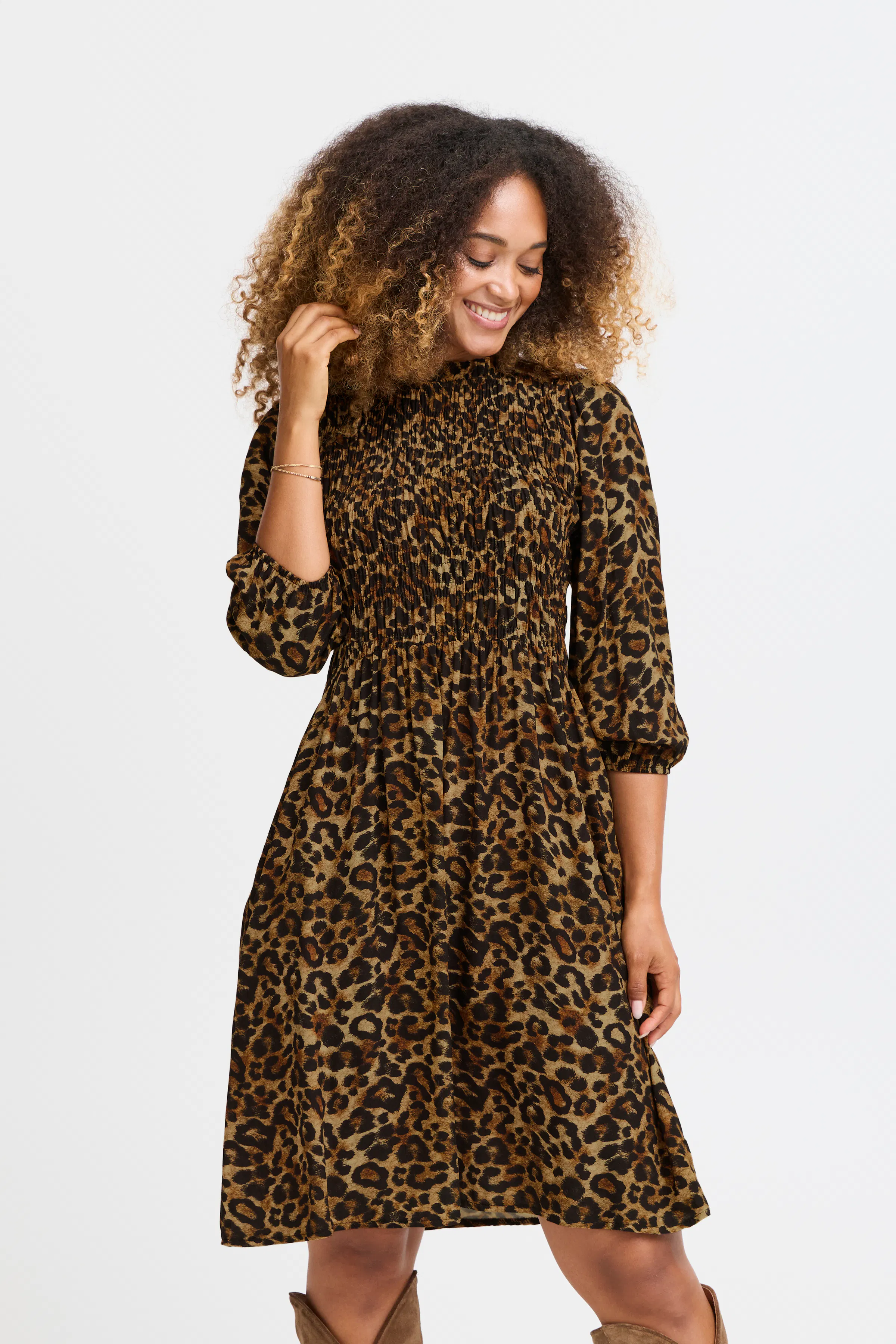 SBINGEBET Kjole LOOKBOOK FRONT 22100788-203533