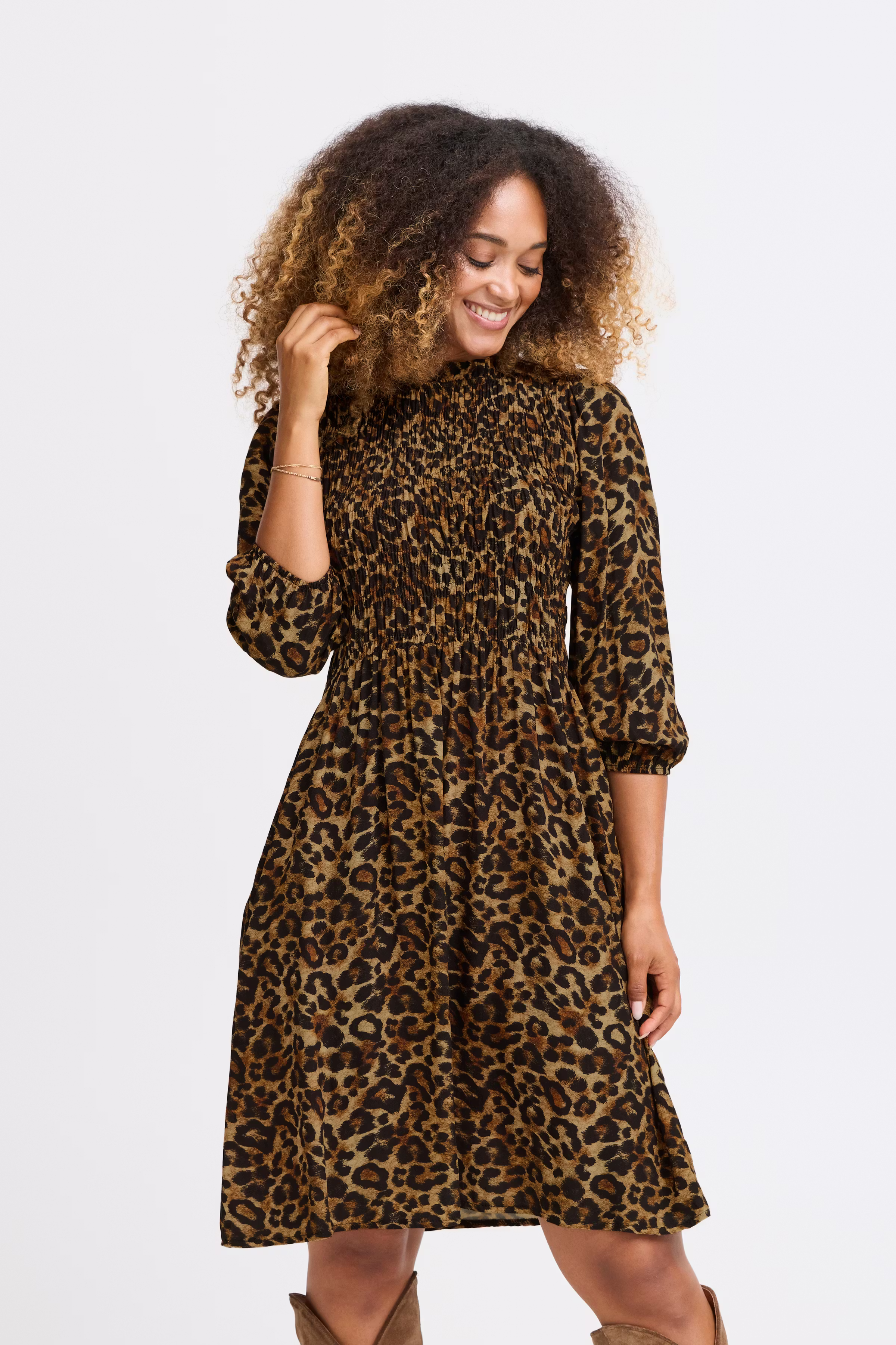 SBINGEBET Kjole LOOKBOOK FRONT 22100788-203533