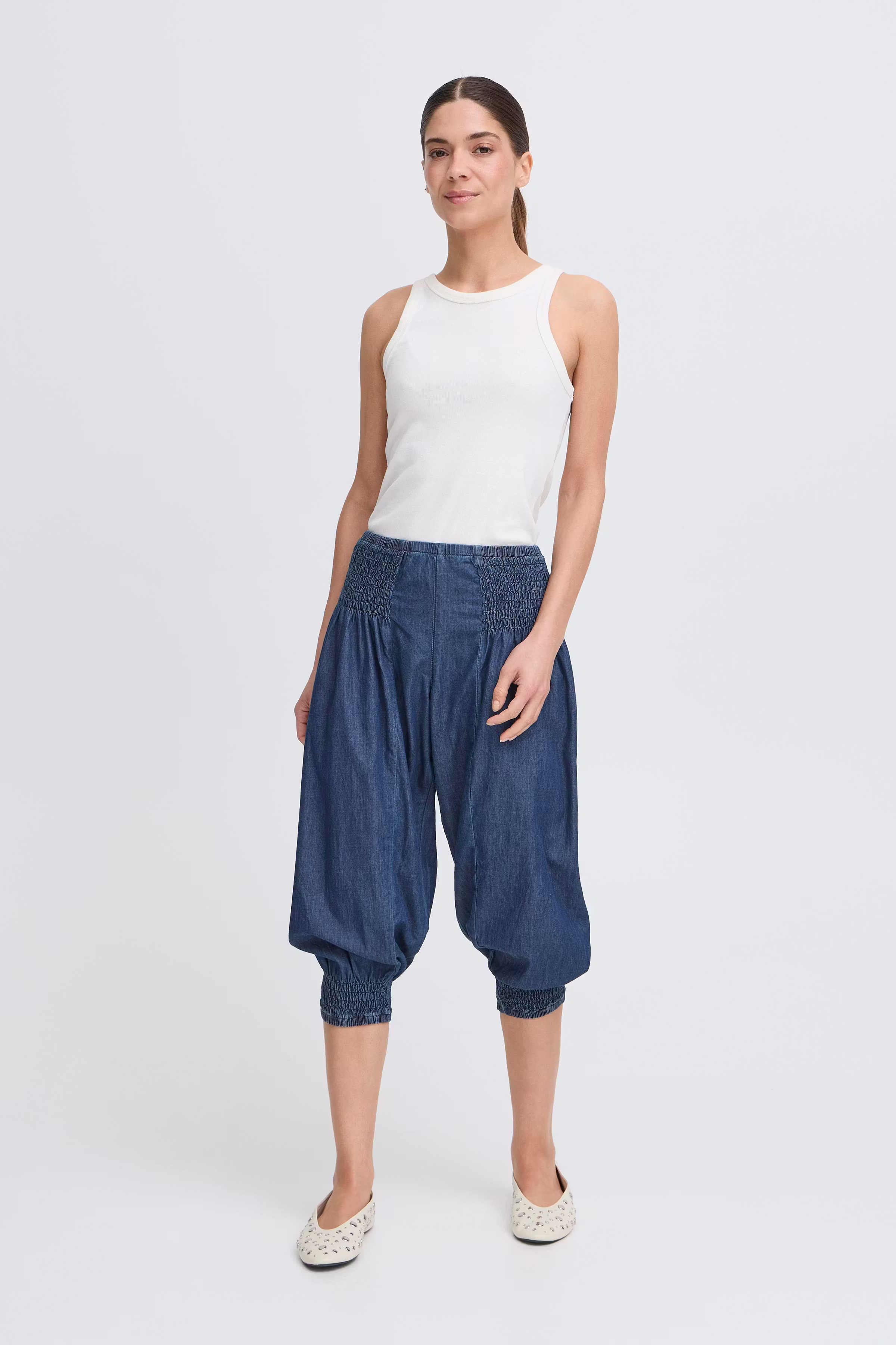 PZJILL Capri Hose LOOKBOOK FRONT 50209217-200002