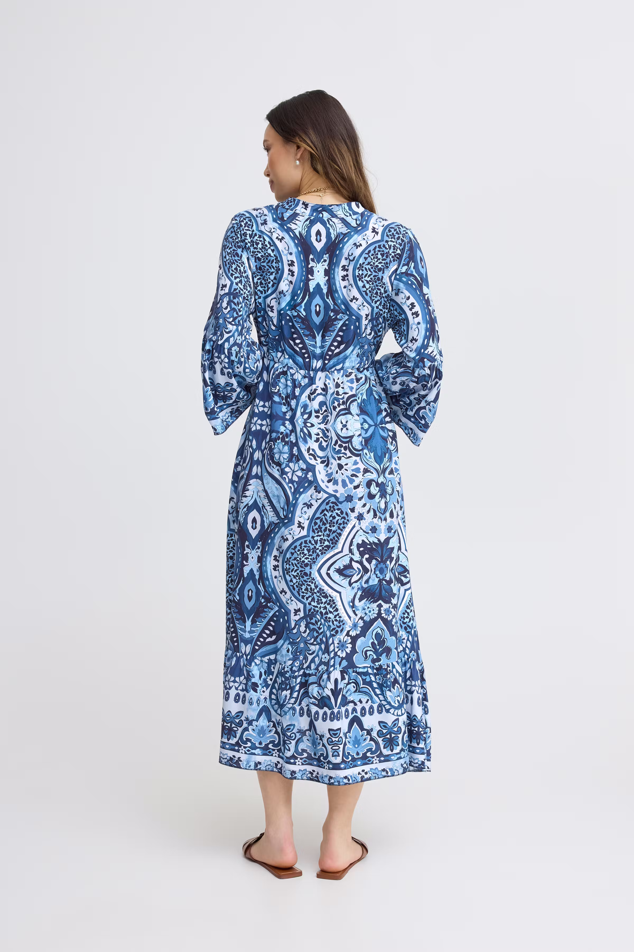 SBGELLA Kjole LOOKBOOK BACK 22100954-193923