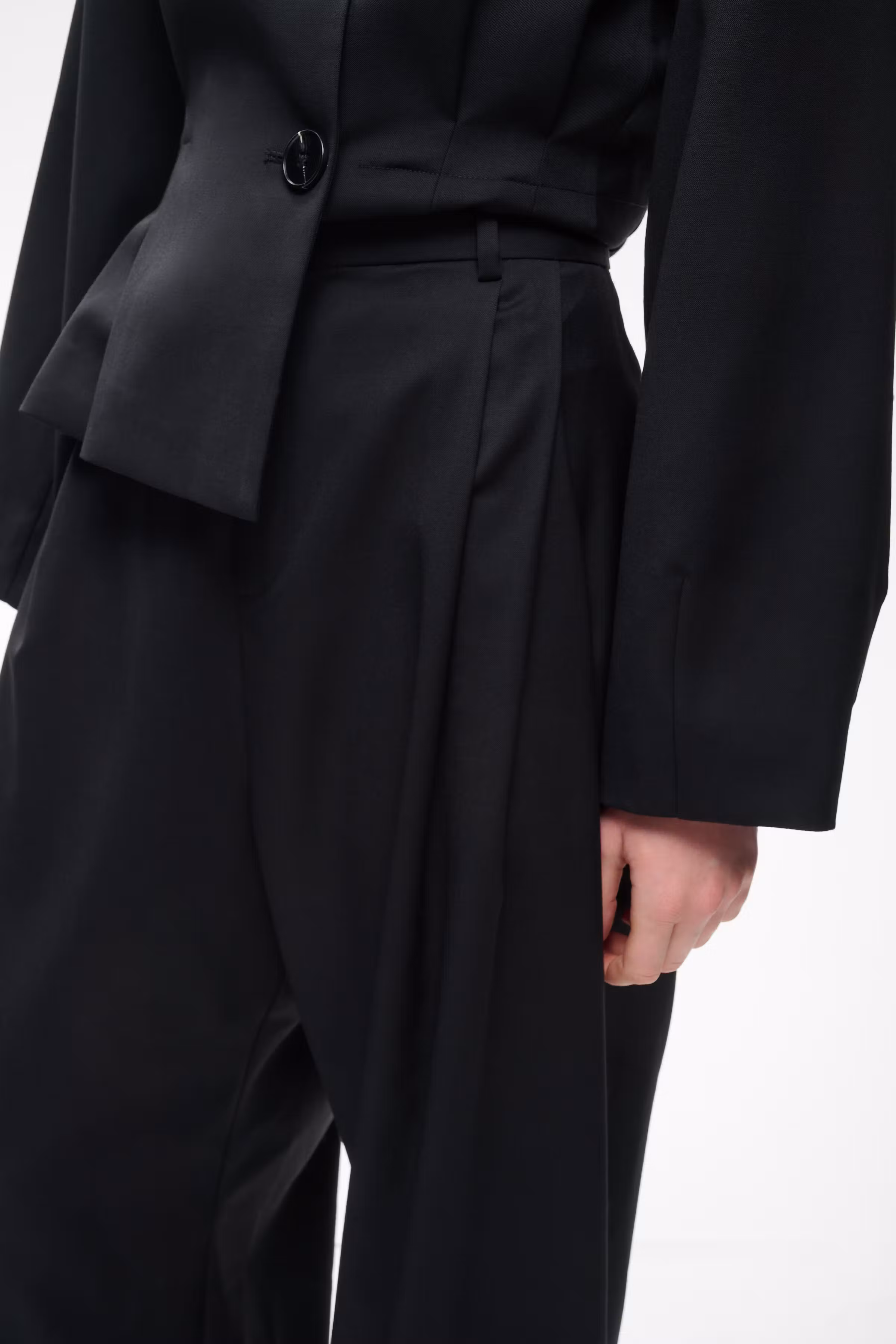 CARAHIW Hose LOOKBOOK DETAIL 30112888-194008