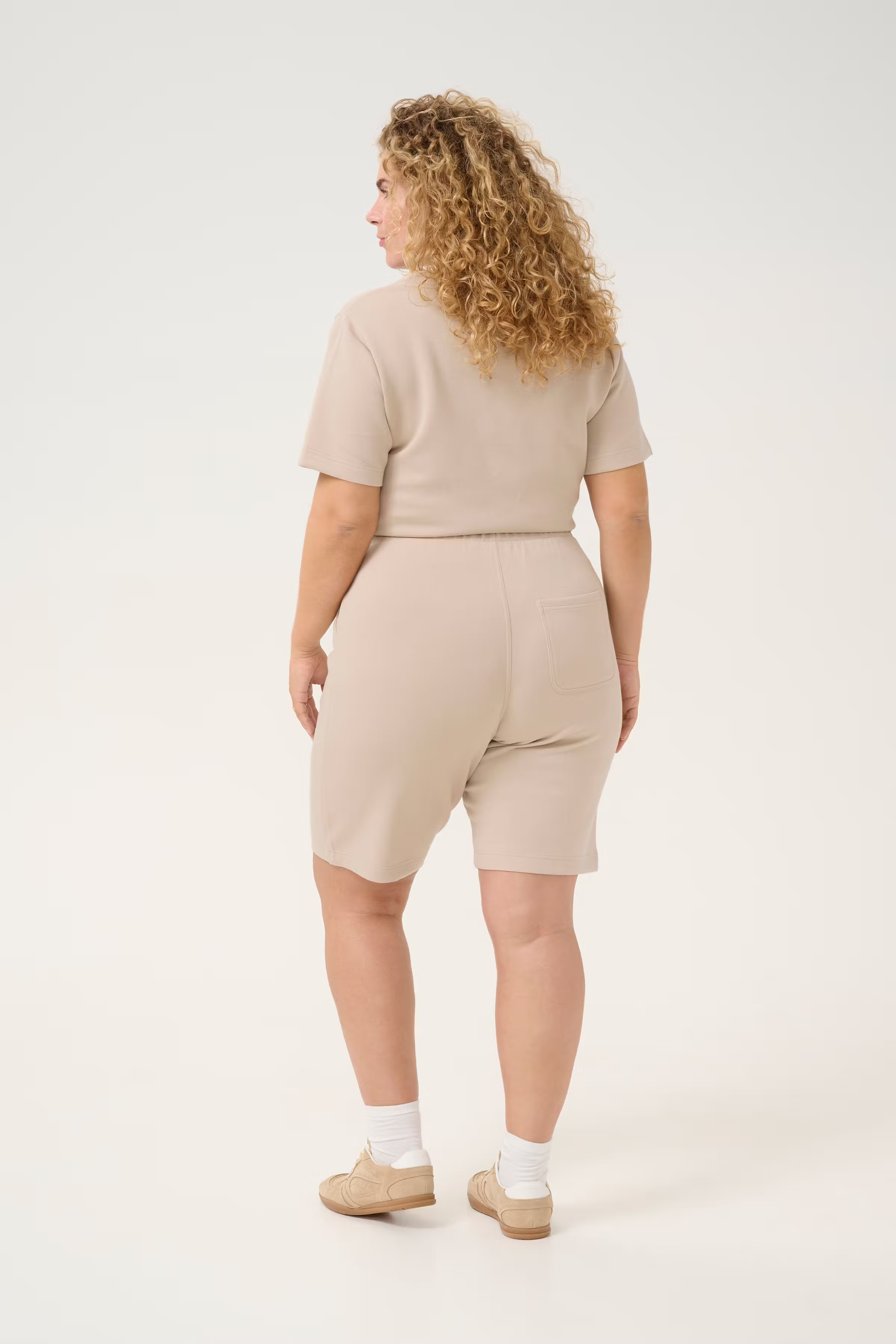 KCannita Shorts LOOKBOOK BACK 10583279-151305