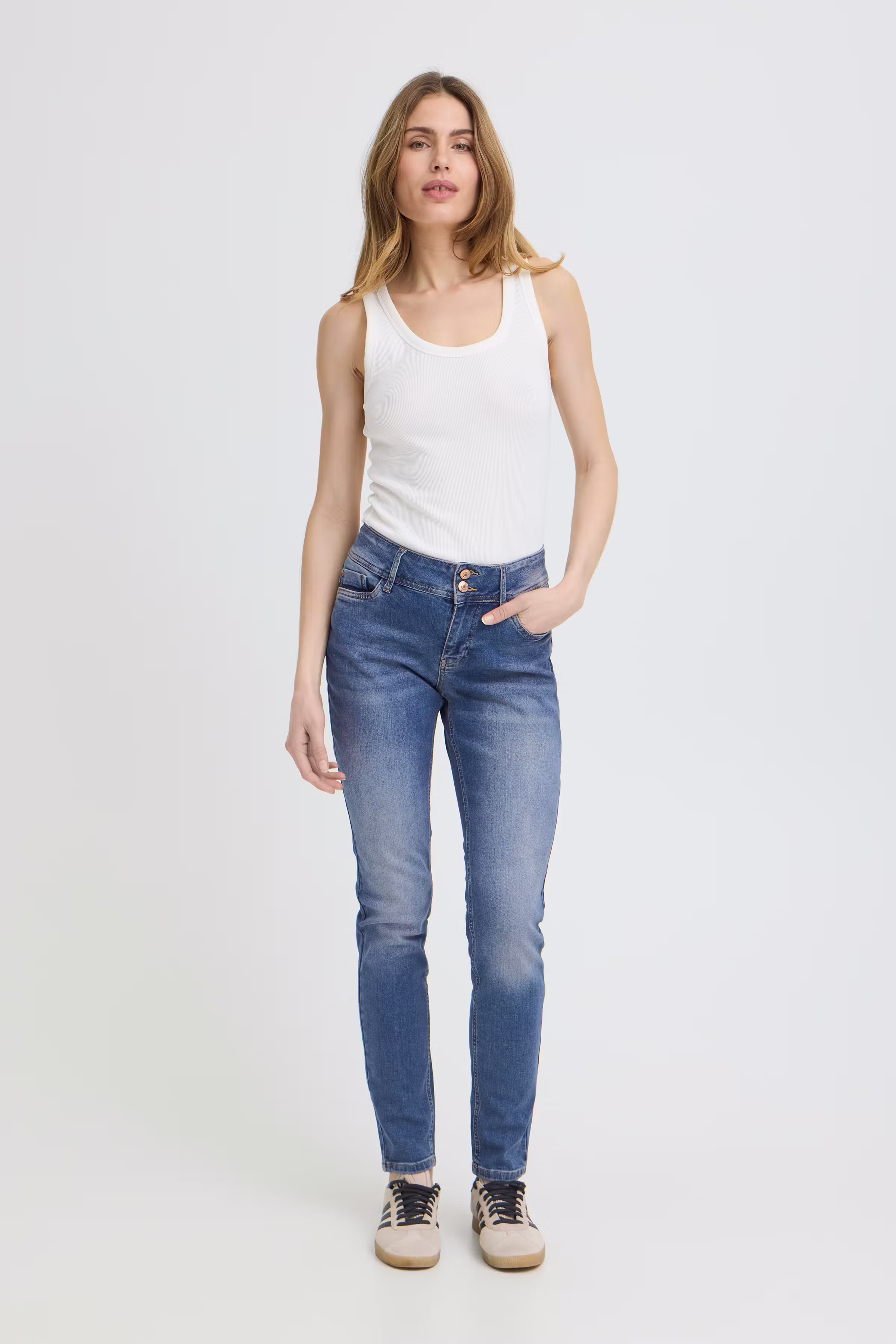PZSUZY HW Curved Jeans Skinny Leg LOOKBOOK FRONT 50205835-200005