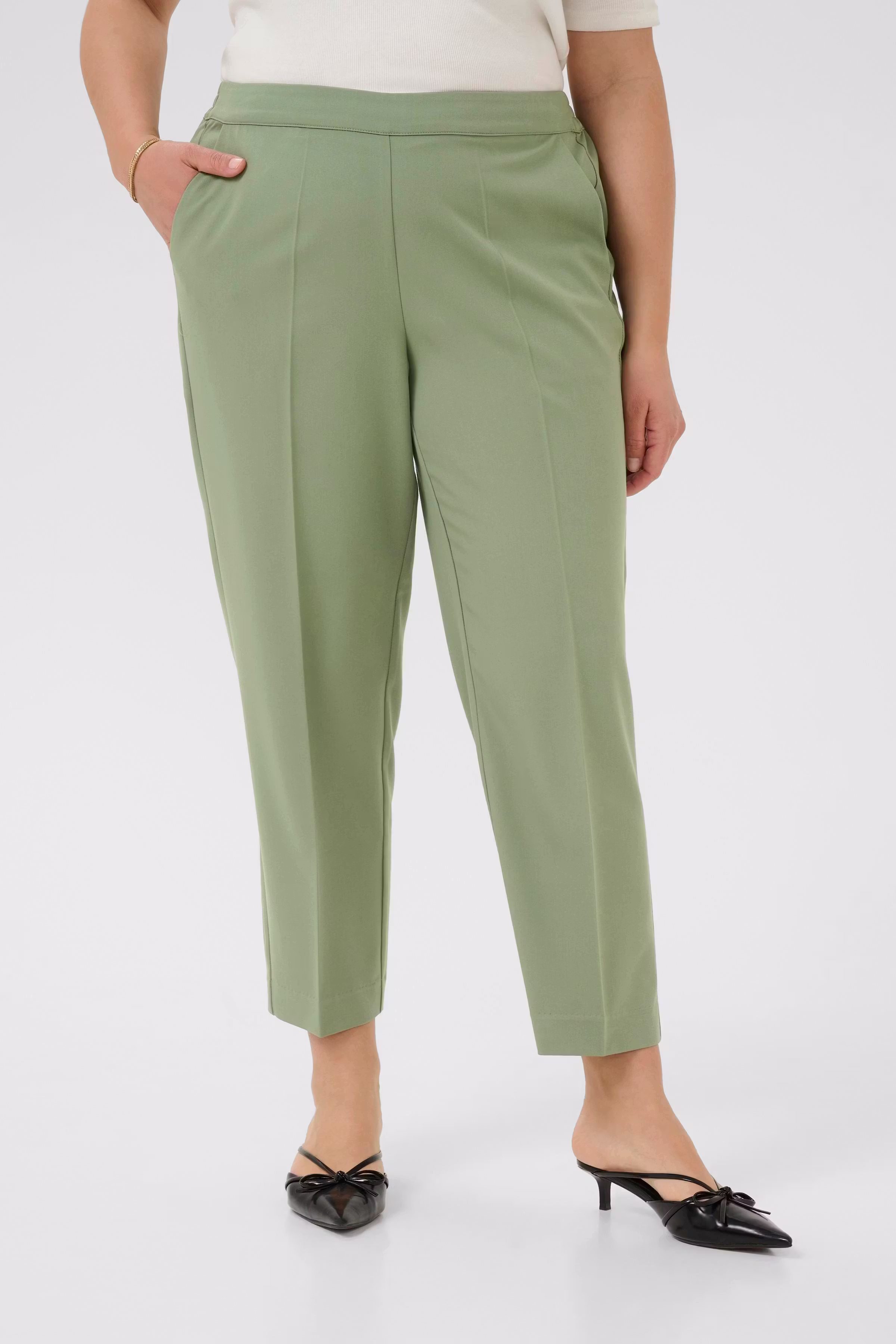 KCsakira Cropped Trousers LOOKBOOK FRONT 10580650-176212