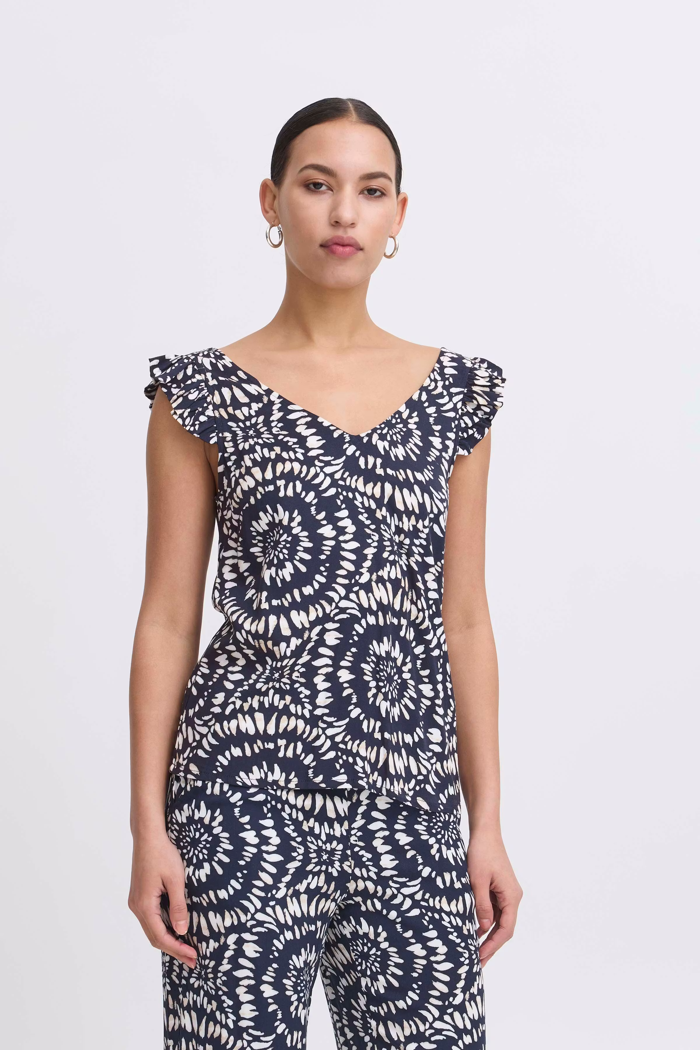 IHAYA Top LOOKBOOK FRONT 20123322-204613