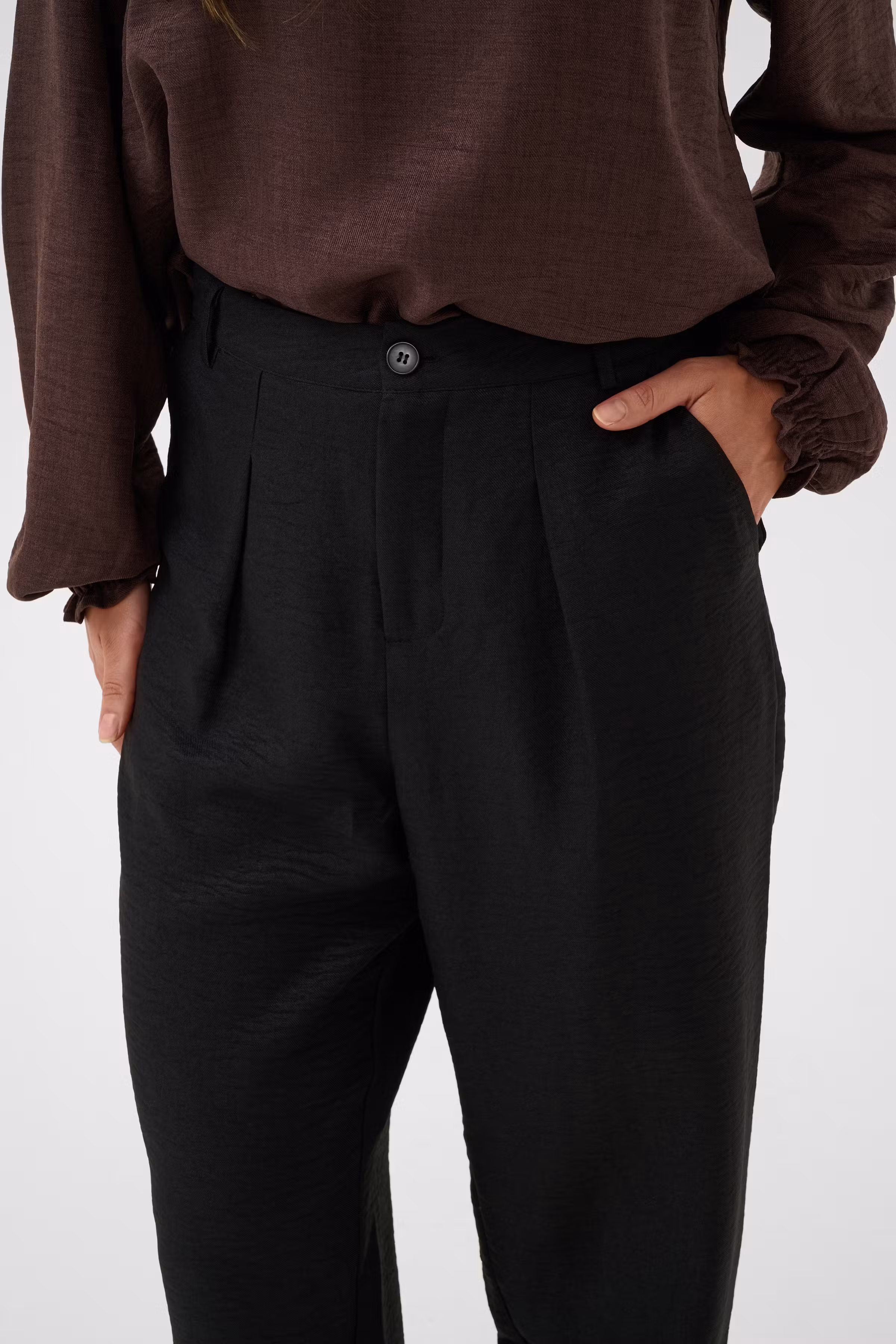 BPoda Trousers LOOKBOOK DETAIL 40200036-106822