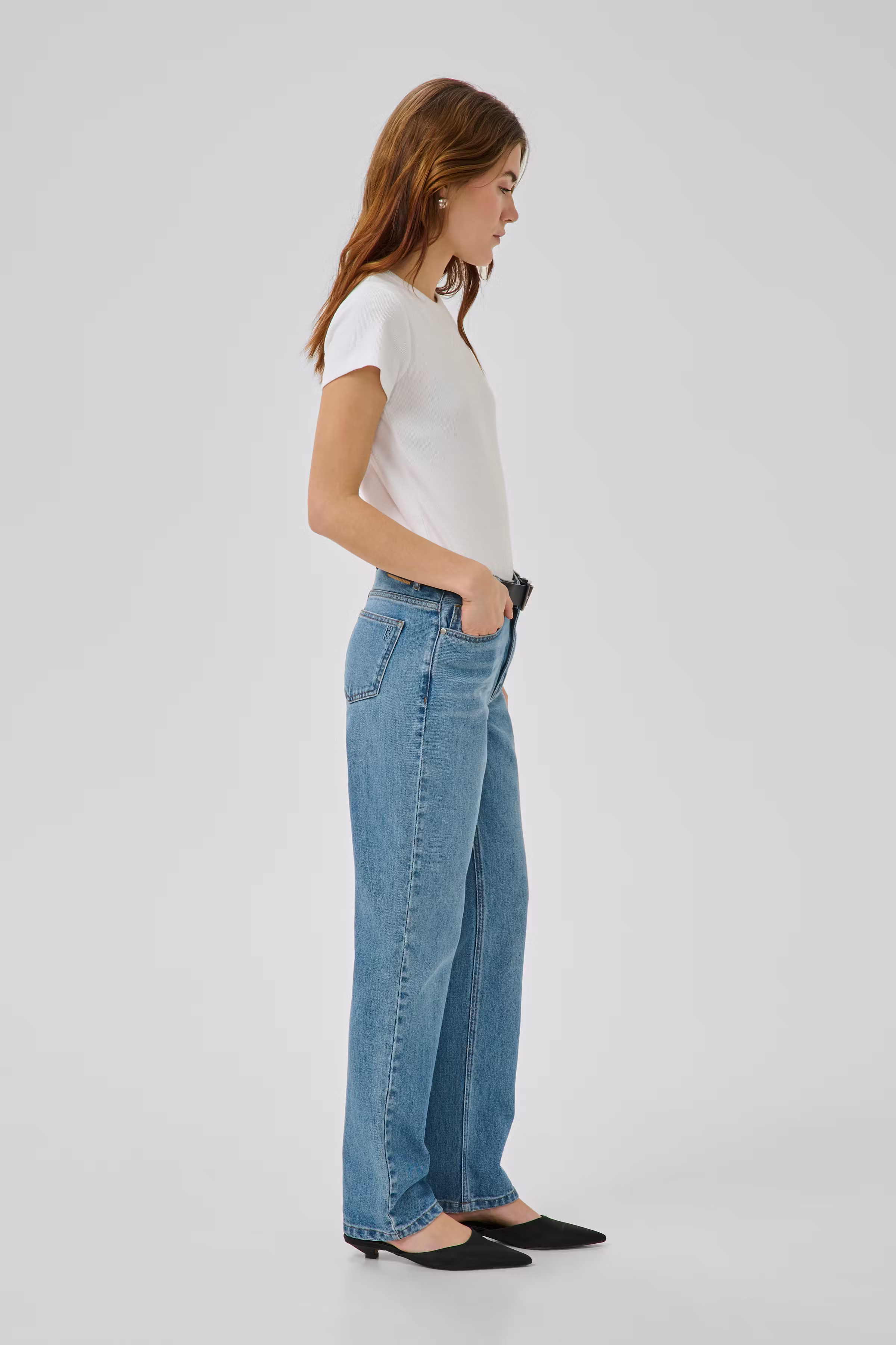 07 THE ISA HIGH STRAIGHT JEANS LOOKBOOK DETAIL 10705264-100053