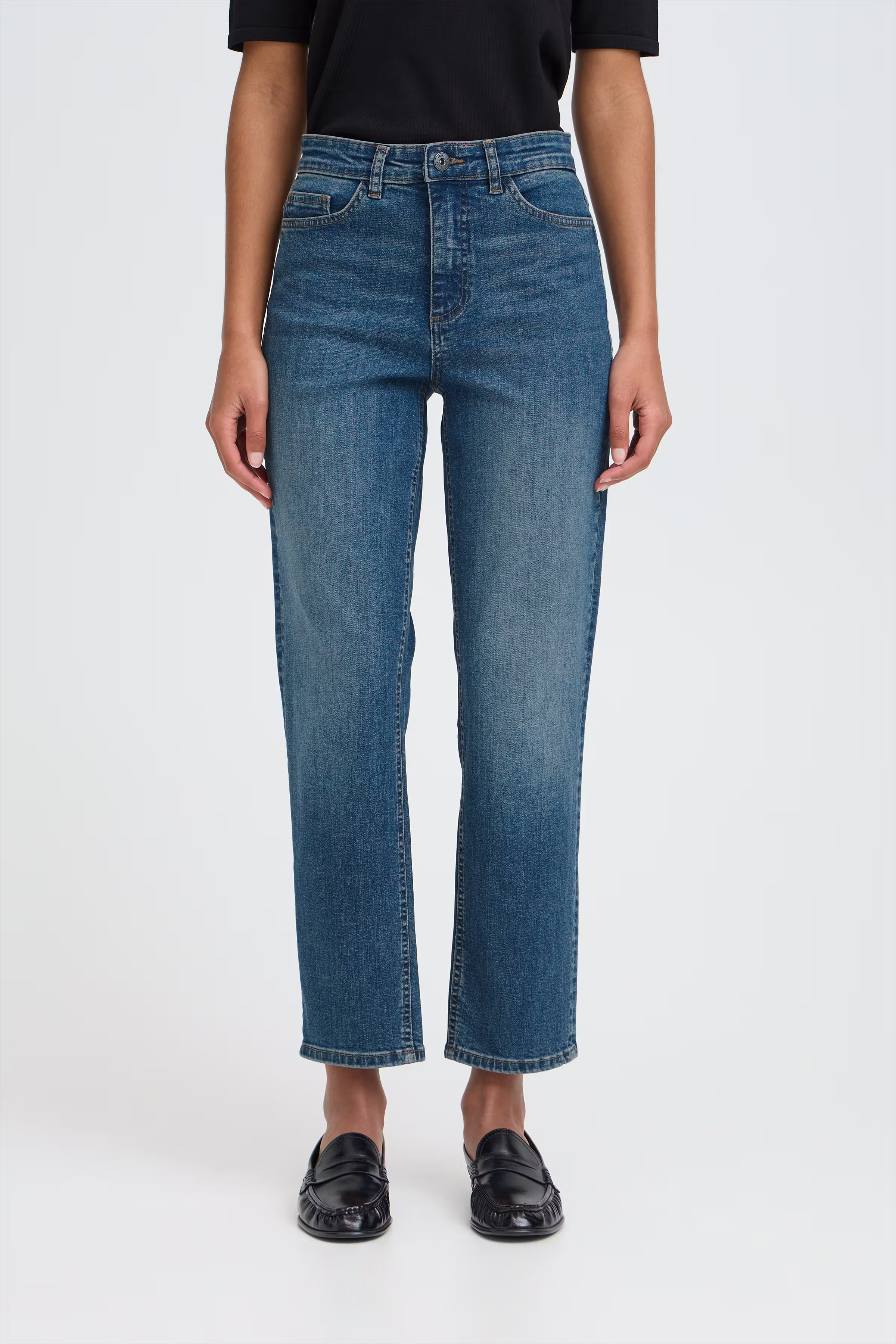 IHTWIGGY RAVEN Jeans LOOKBOOK FRONT 20110967-19037