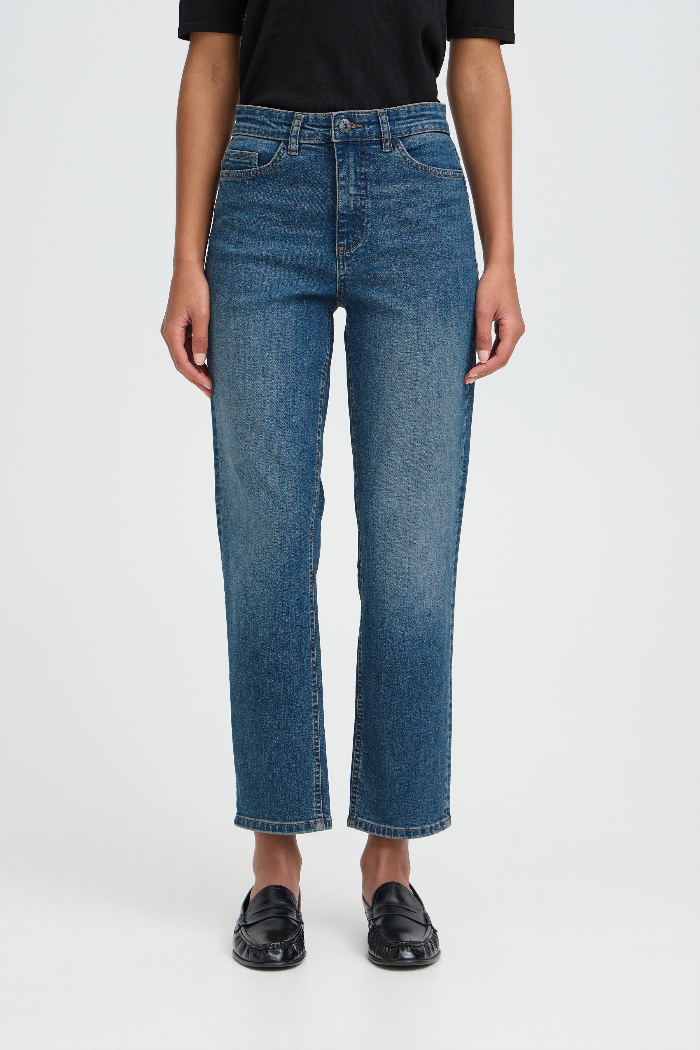 IHTWIGGY RAVEN Jeans LOOKBOOK FRONT 20110967-19037