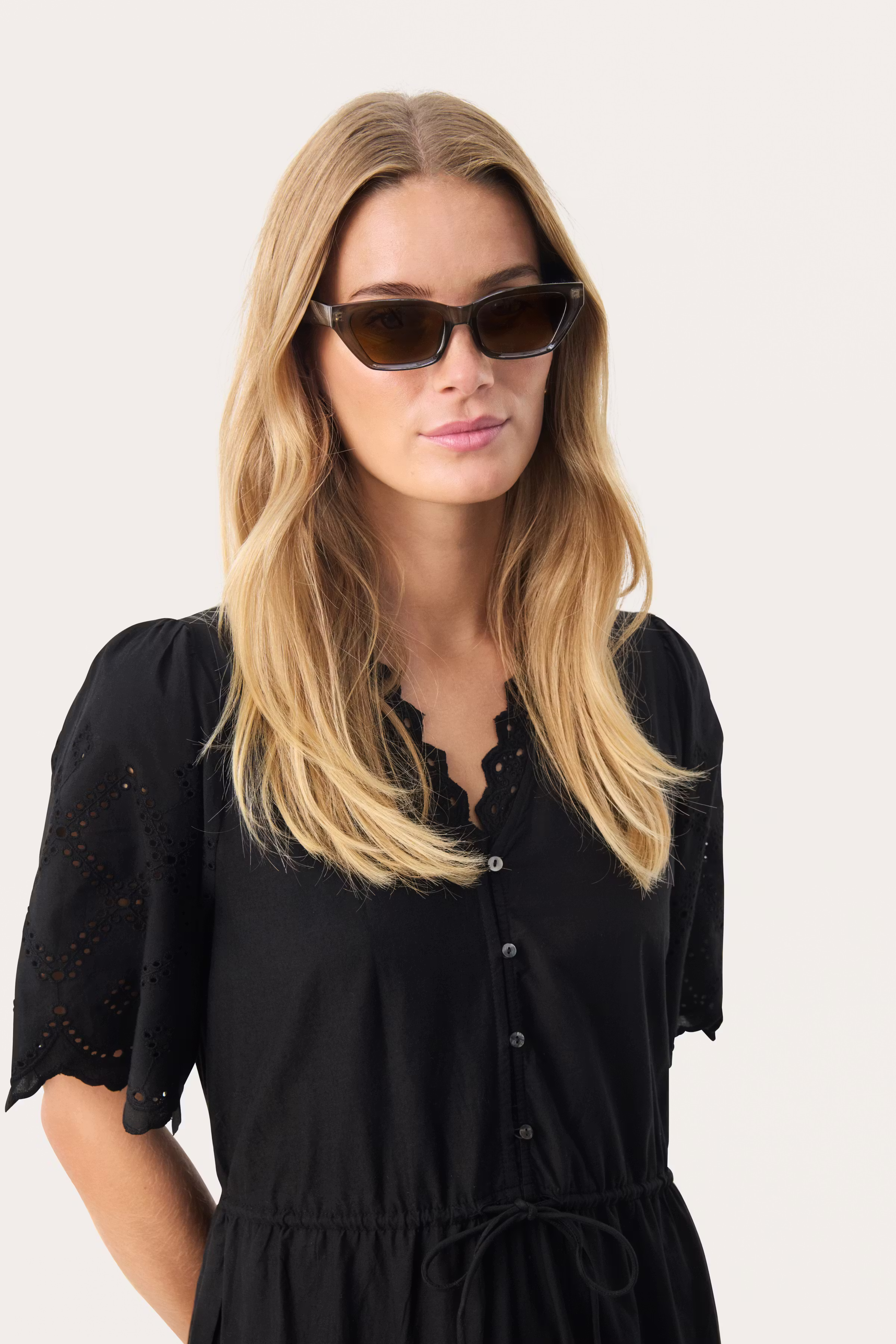 RebbiePW Sunglasses LOOKBOOK DETAIL 30309693-190820