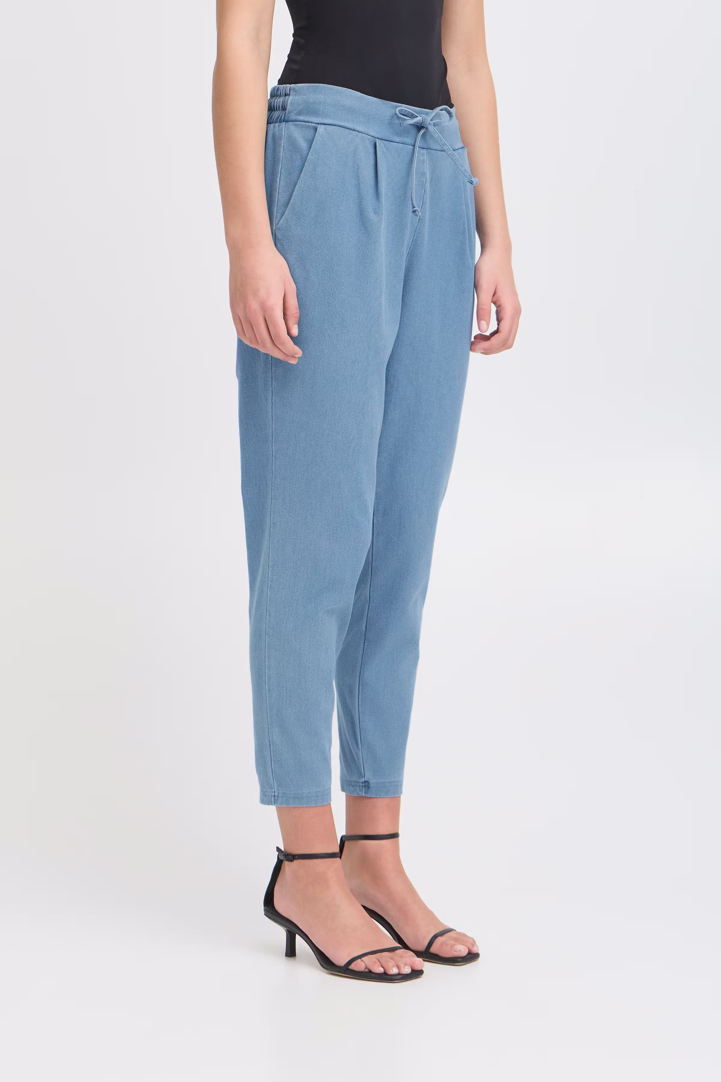 IHKATE Hose LOOKBOOK FRONT 20123693-204711