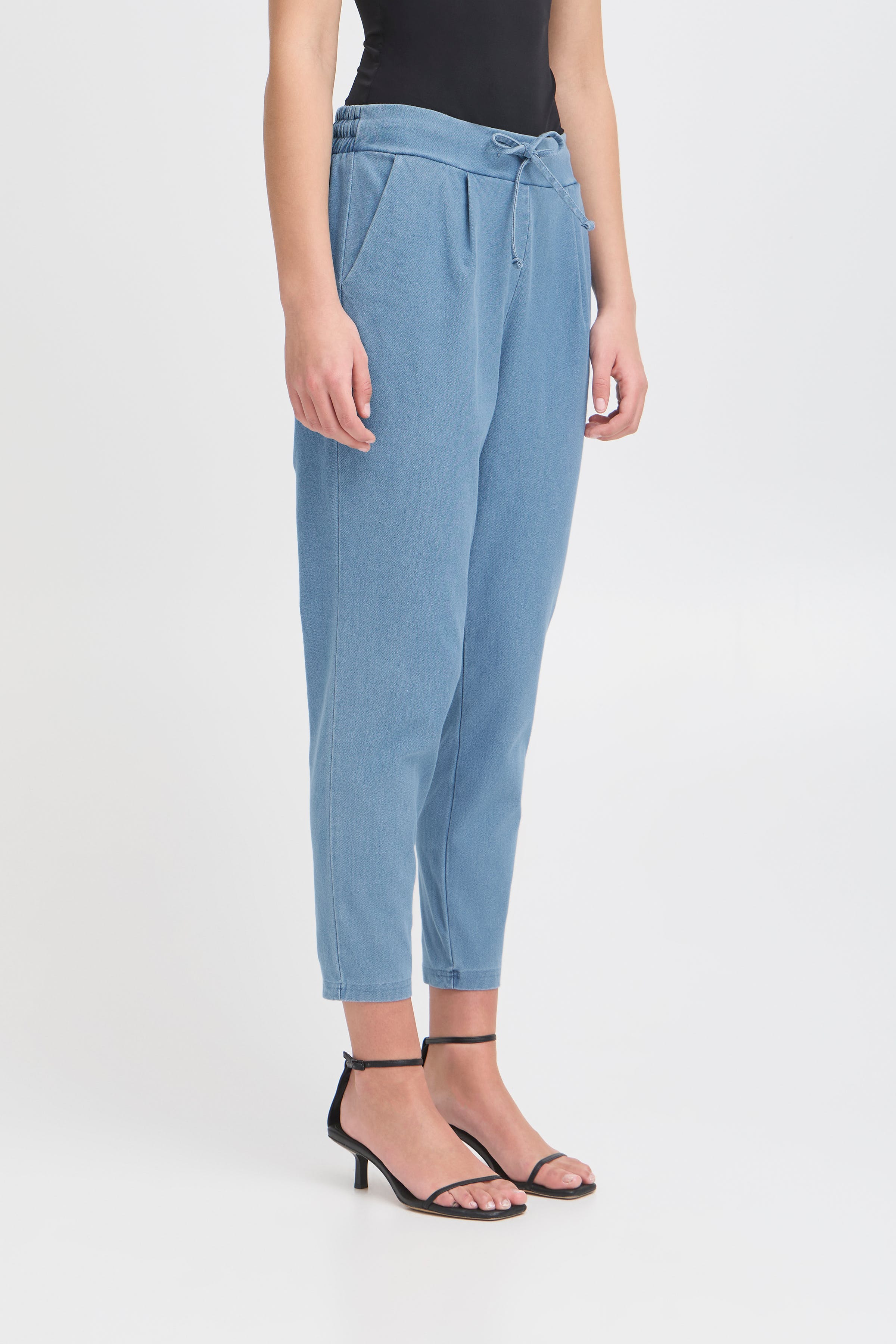 IHKATE Hose LOOKBOOK FRONT 20123693-204711