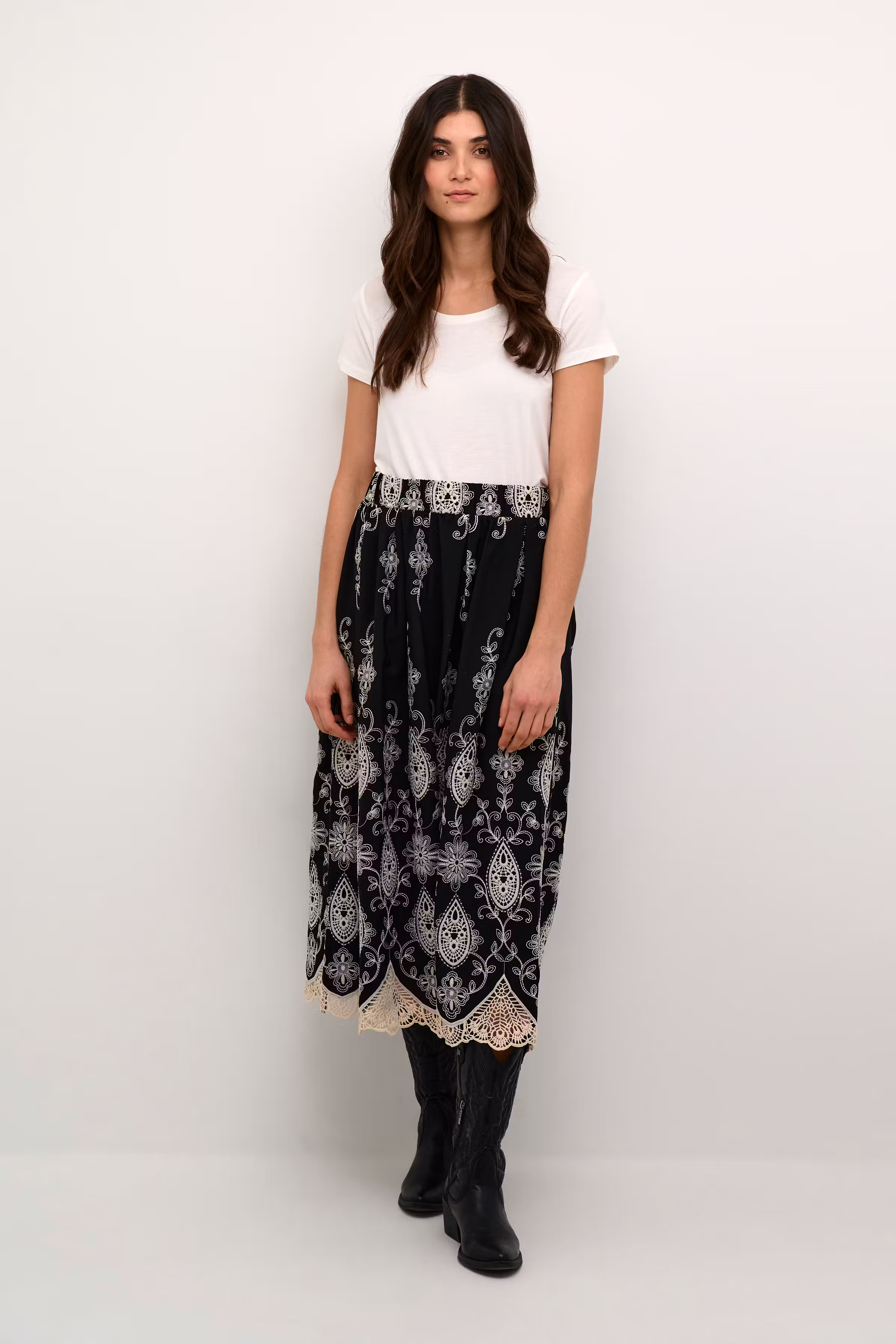 CUcreate Rock mit Stickerei LOOKBOOK FRONT 50111034-500012