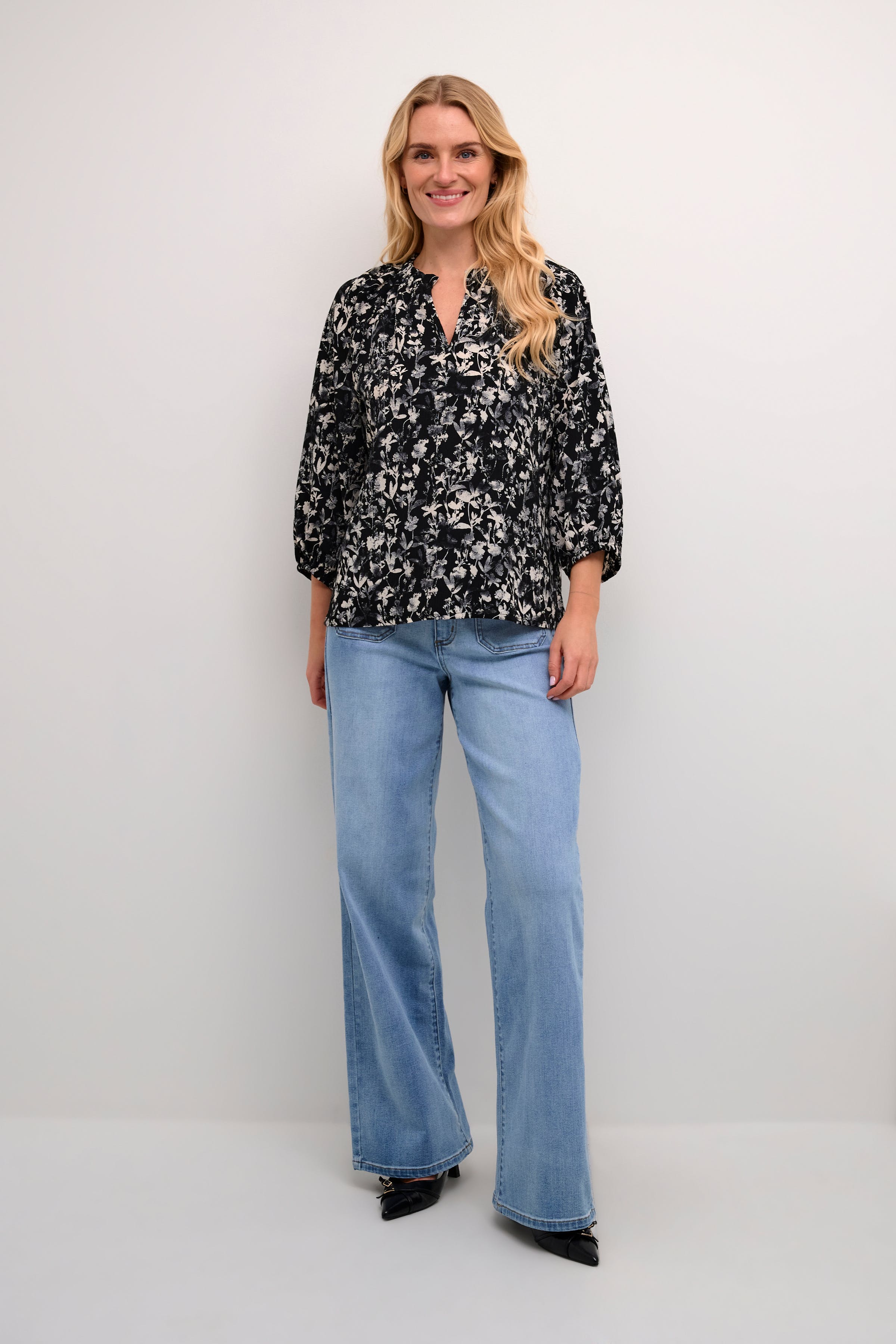 BPrebekka Blus LOOKBOOK FRONT 10590752-106732B