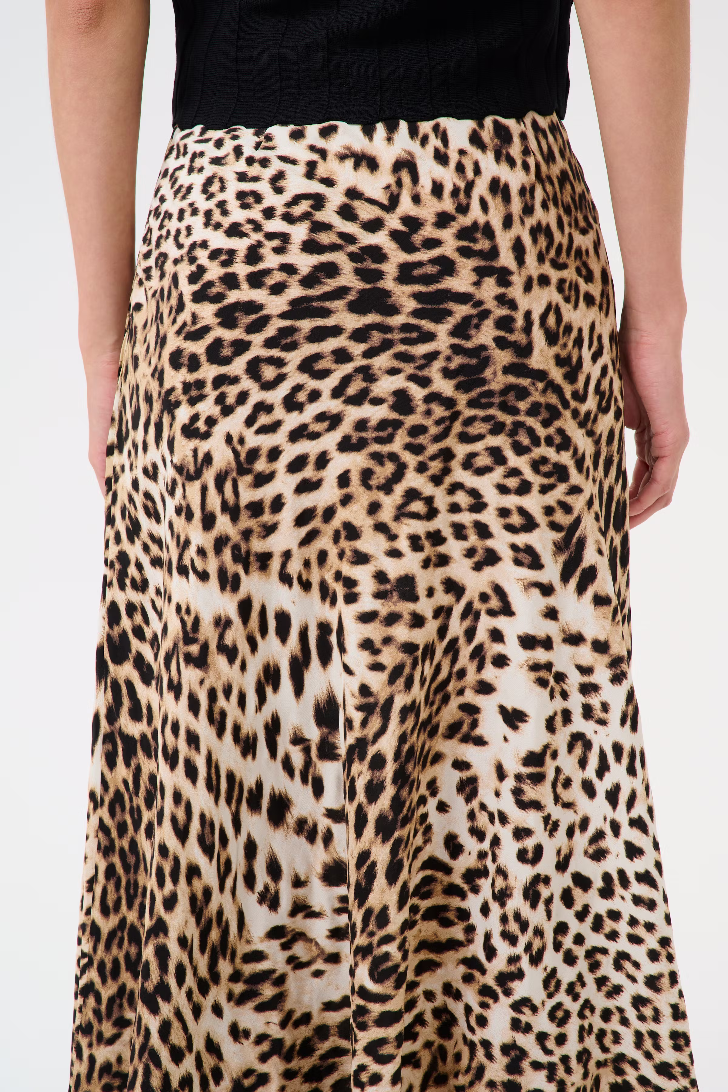 GZgeopa Skirt LOOKBOOK DETAIL 10910259-107683