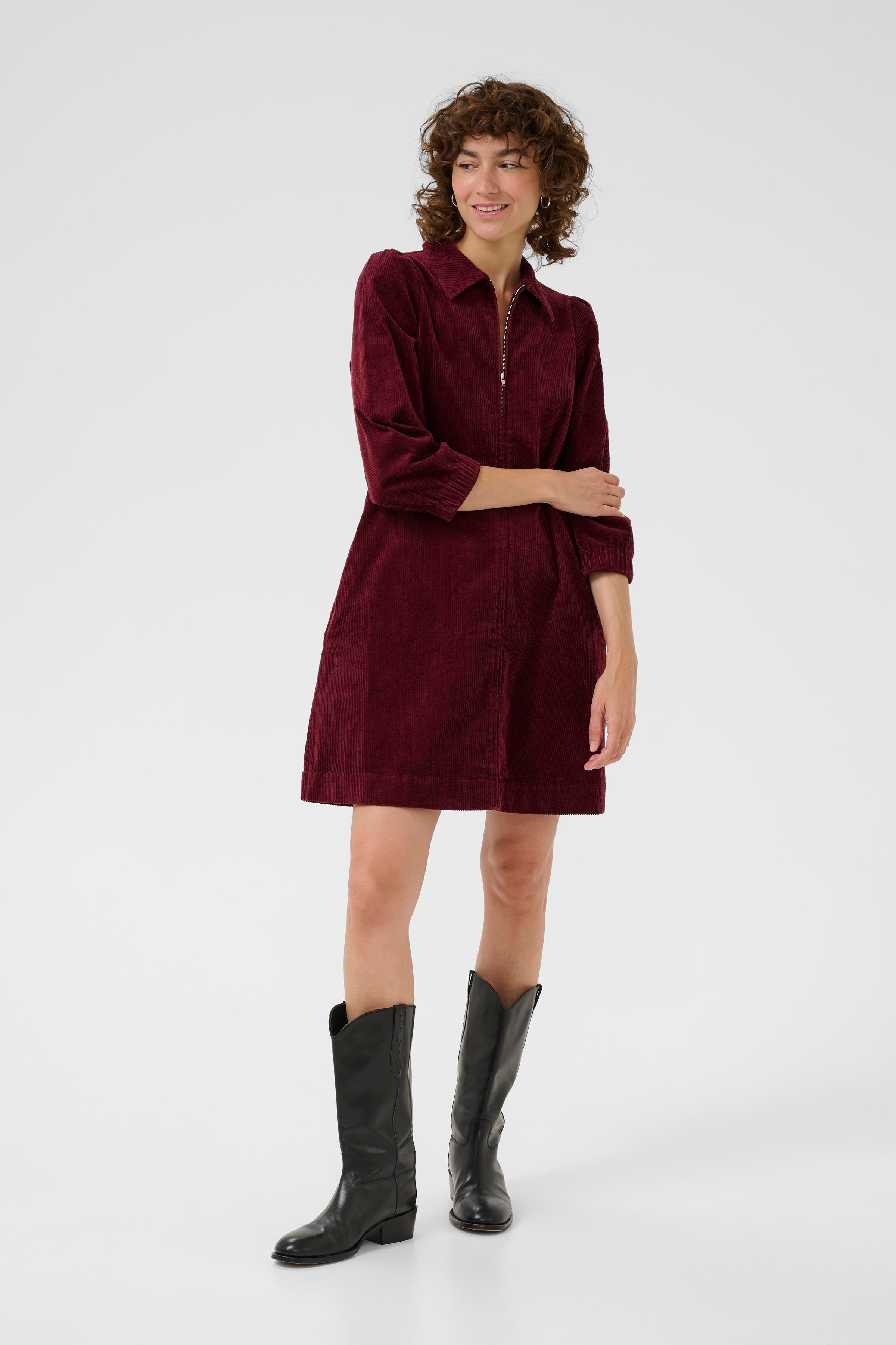 EyvorPW Ribfluwelen Jurk LOOKBOOK FRONT 30308117-191725