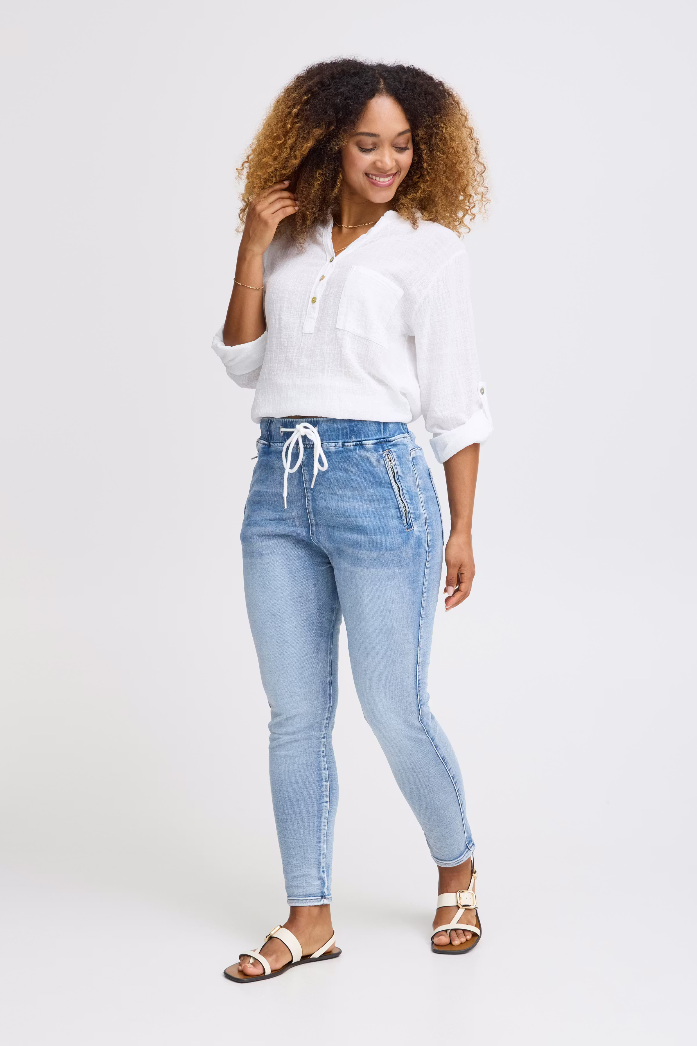 SBKAVITA Bukser LOOKBOOK FRONT 22100535-203403