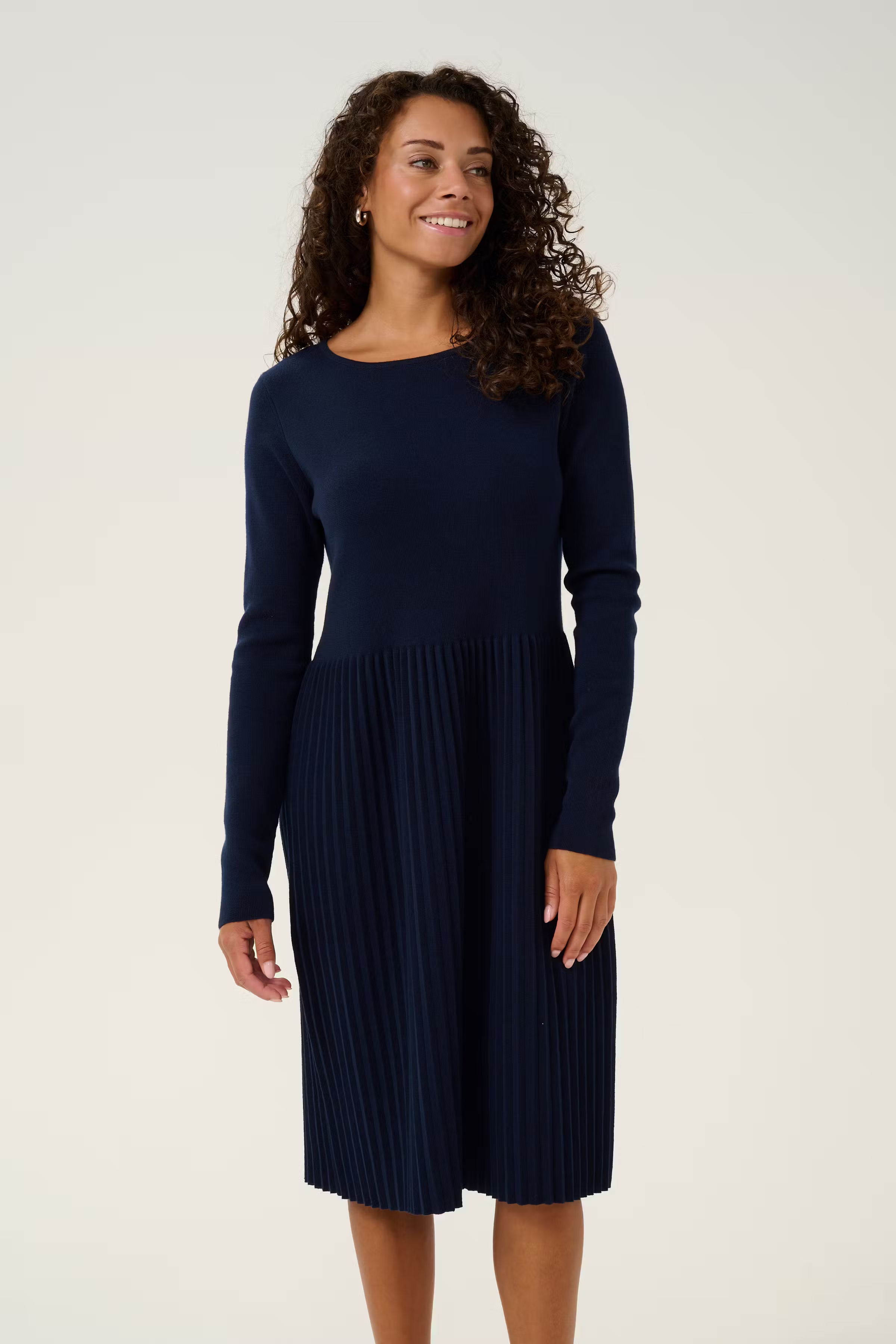 CUluci Strickkleid LOOKBOOK FRONT 50111749-194011