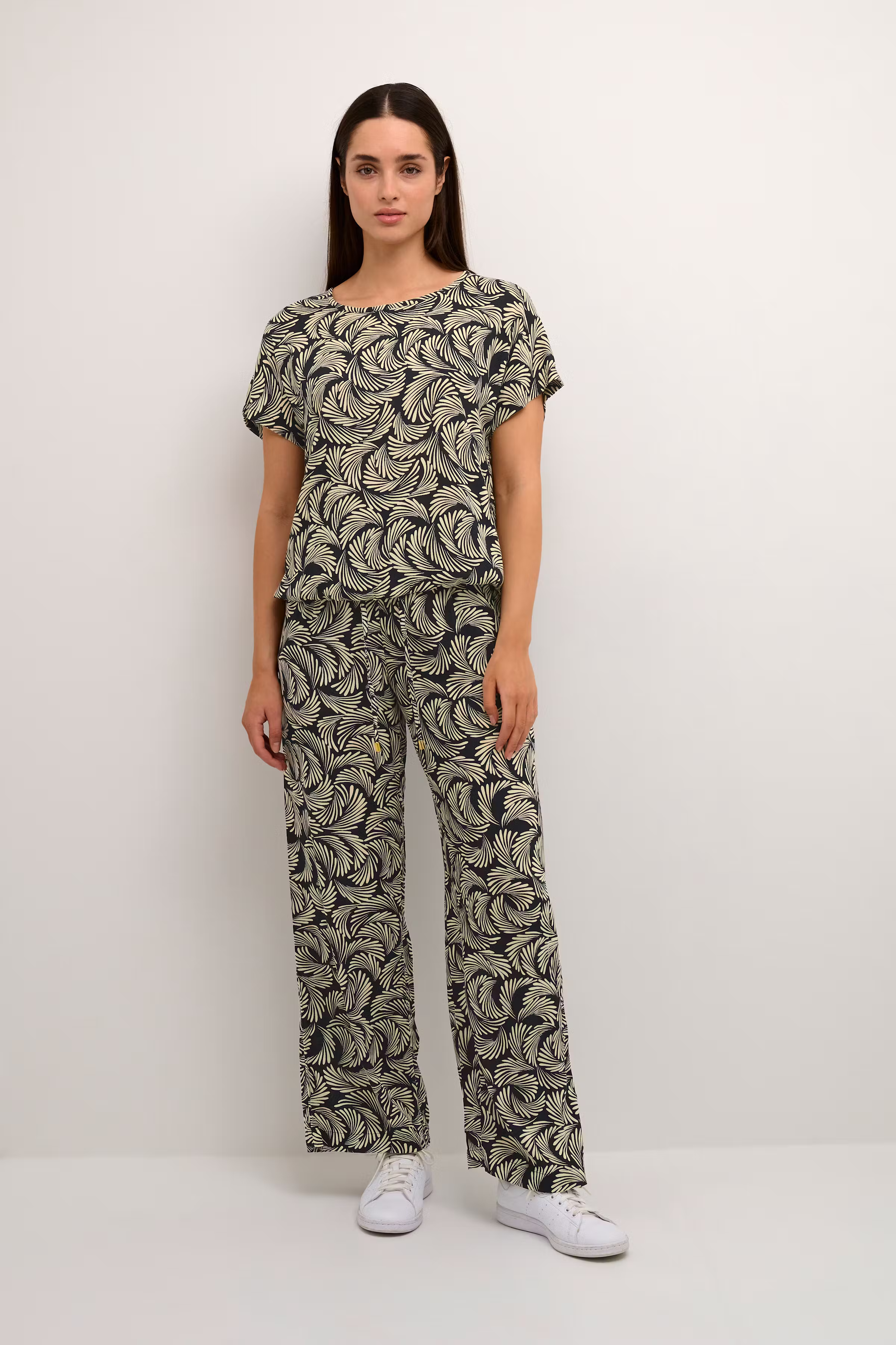 KAmarta Blouse LOOKBOOK FRONT 10507729-104492