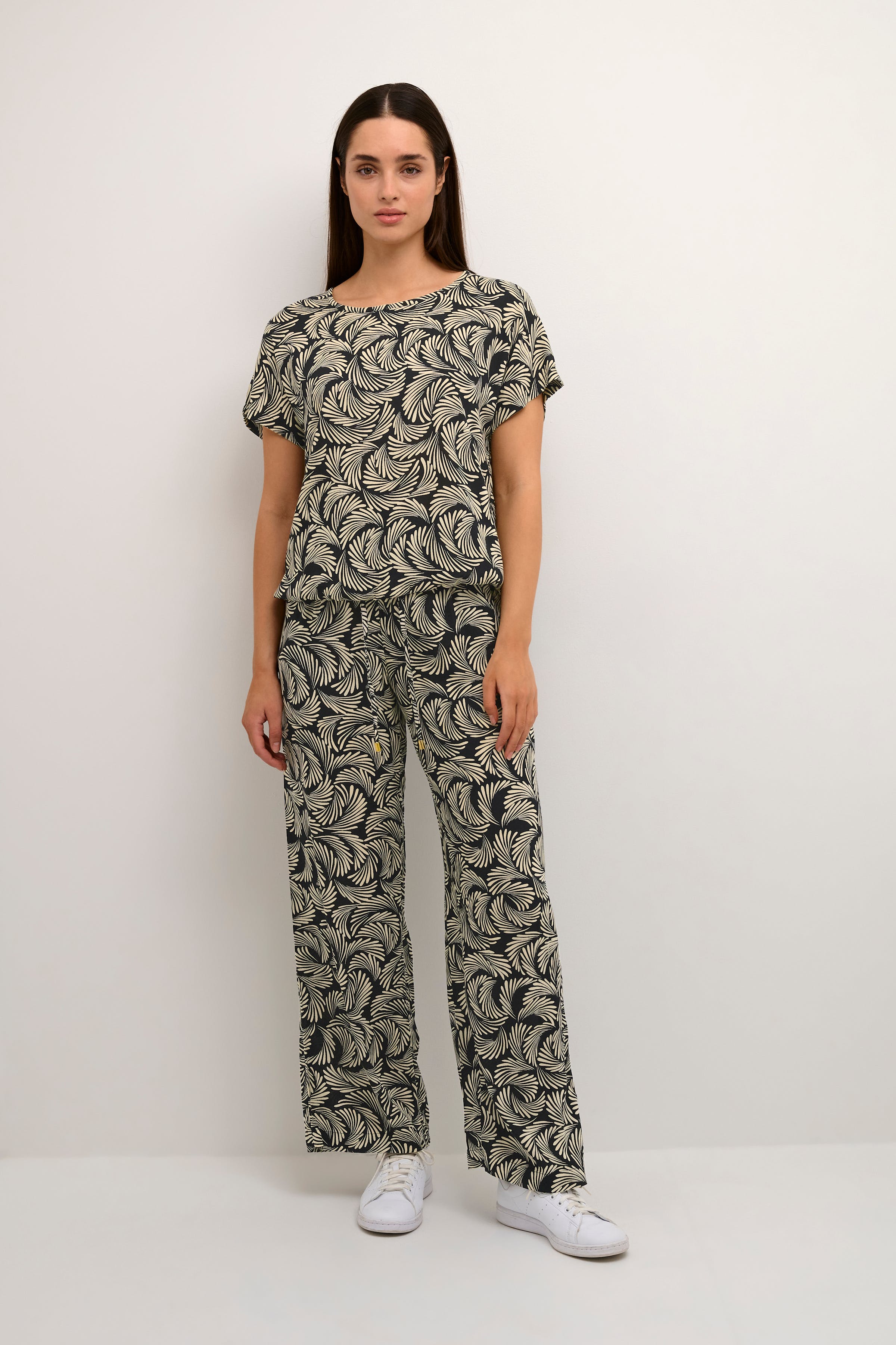 KAmarta Blouse LOOKBOOK FRONT 10507729-104492