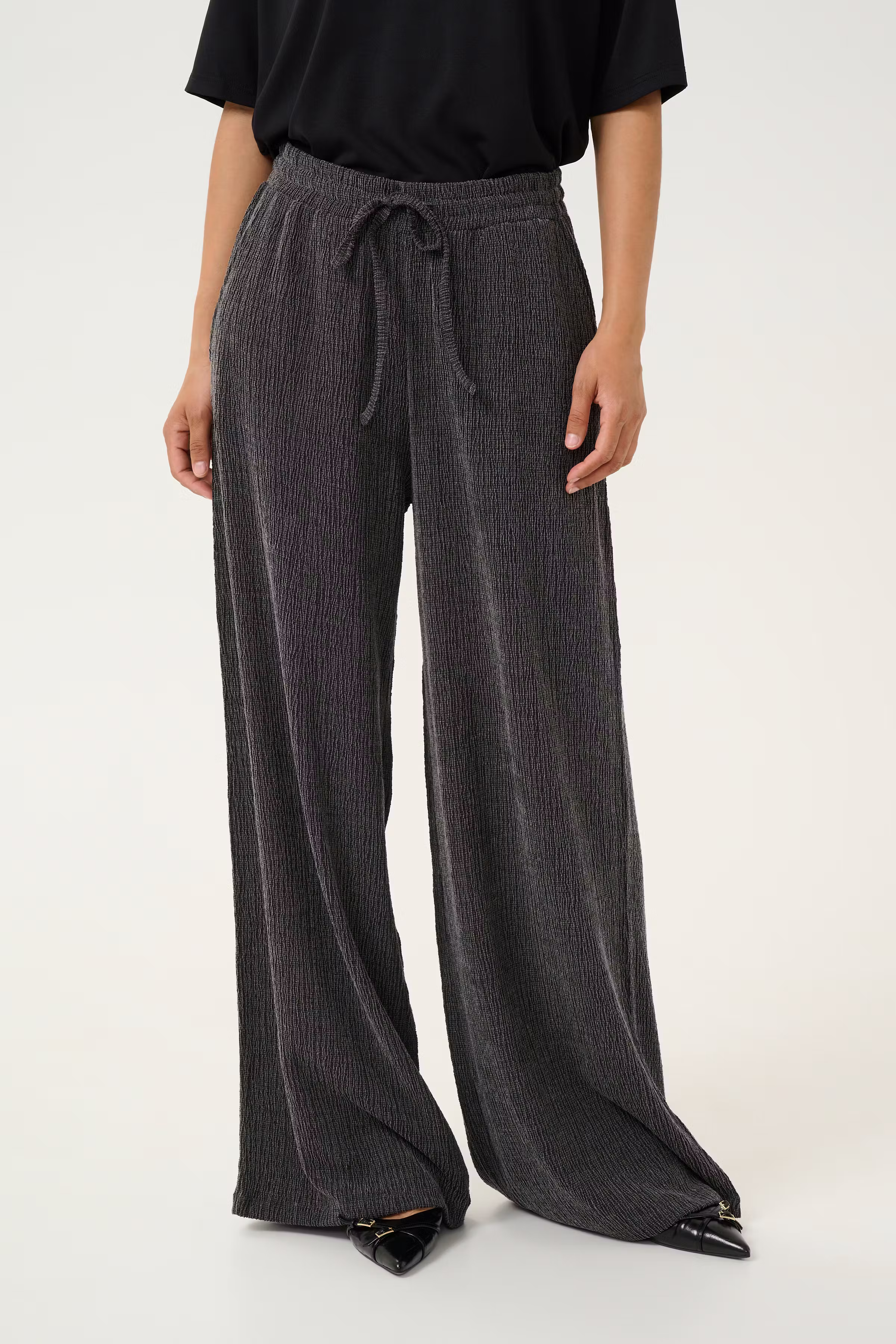 KAolga Trousers LOOKBOOK FRONT 10509397-100125