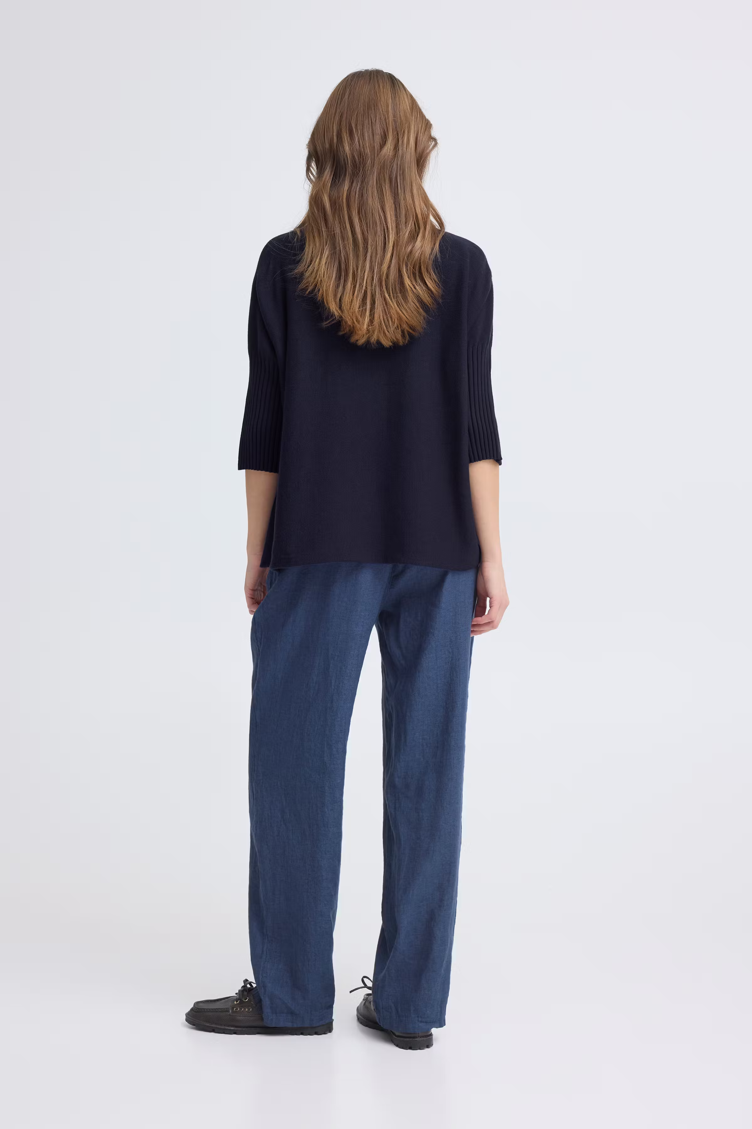 SBIRIS Pullover LOOKBOOK BACK 22101152-193923