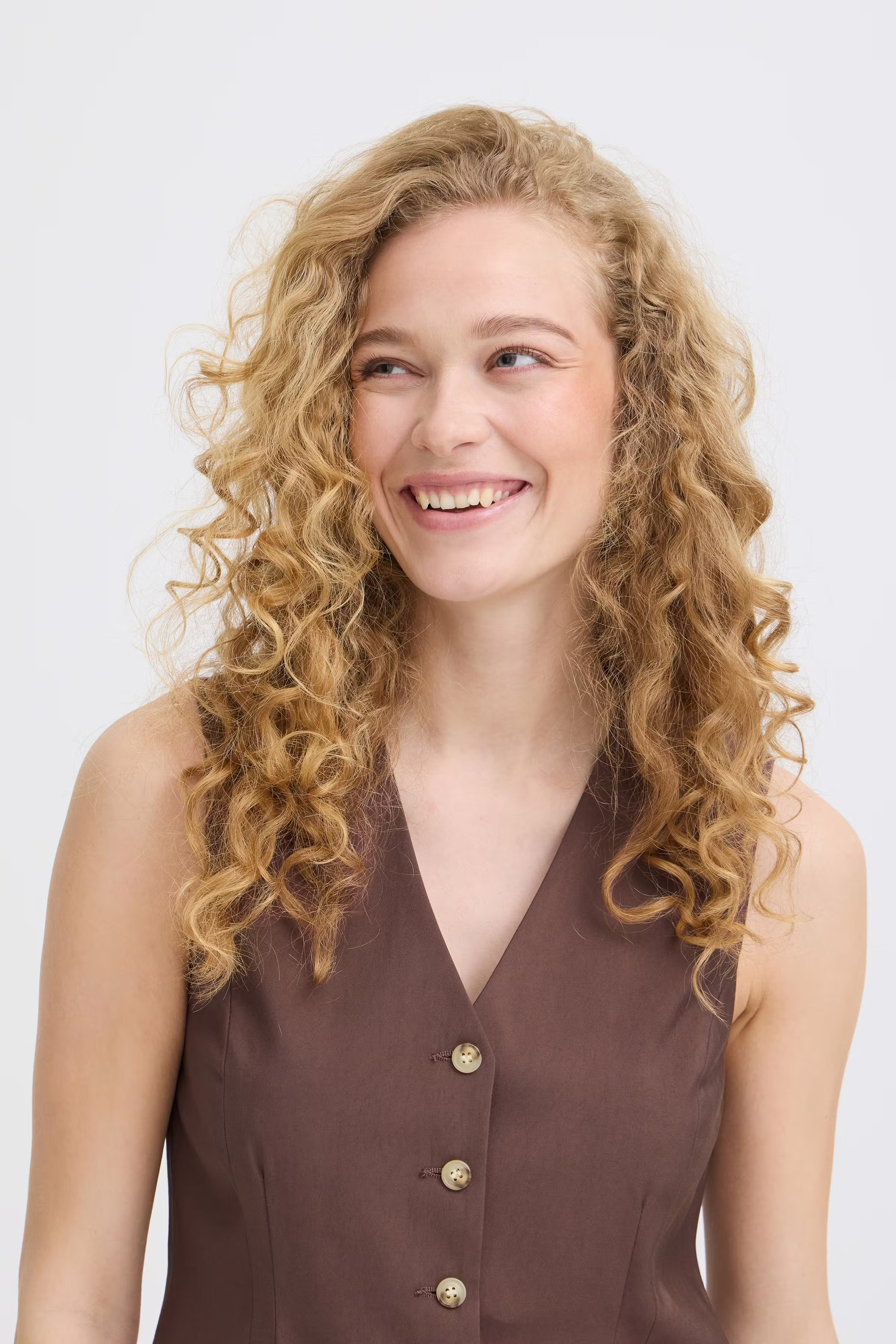 BYESSIE Vest LOOKBOOK DETAIL 20818931-191012