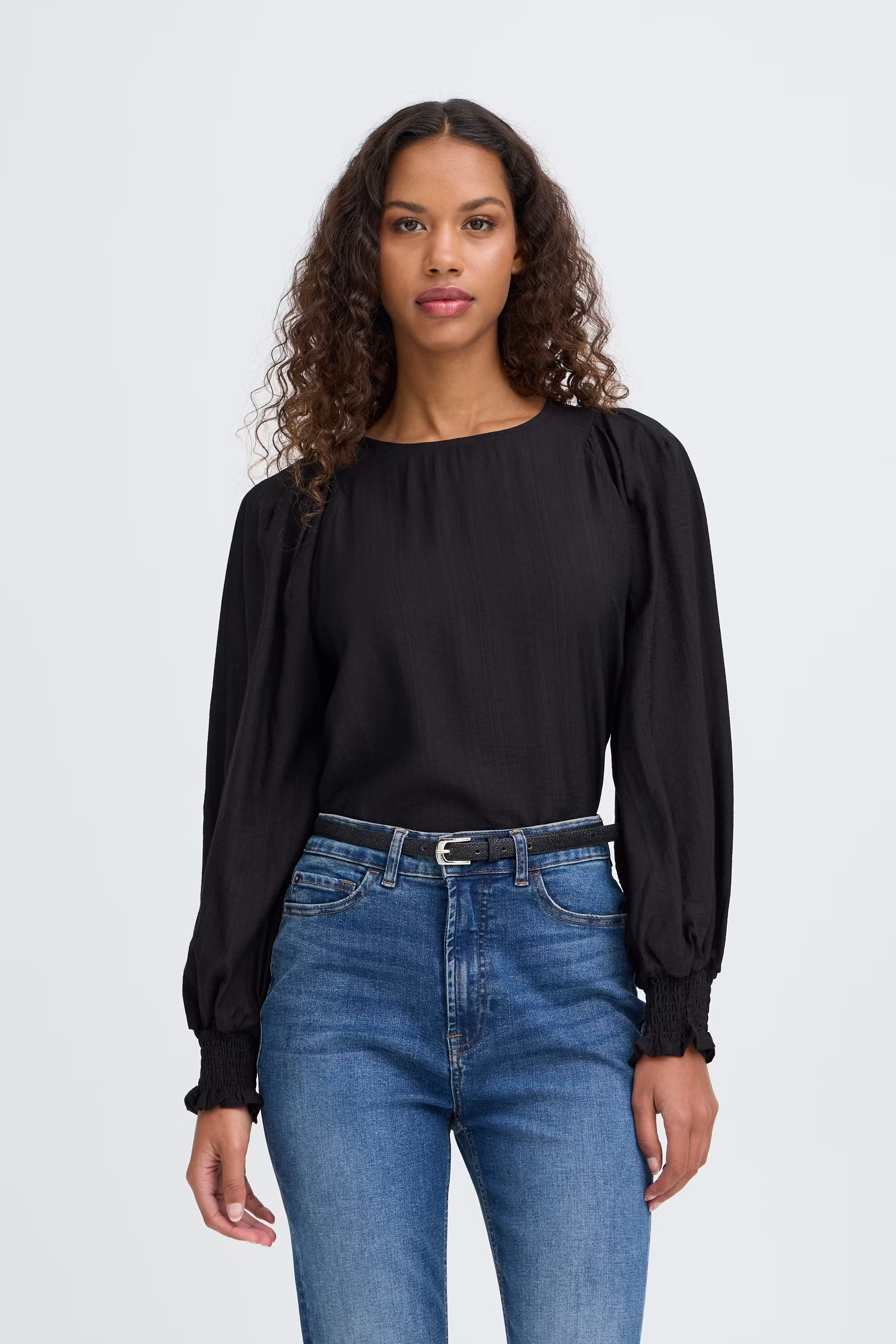 IASUTIN Belte LOOKBOOK FRONT 20120281-194008