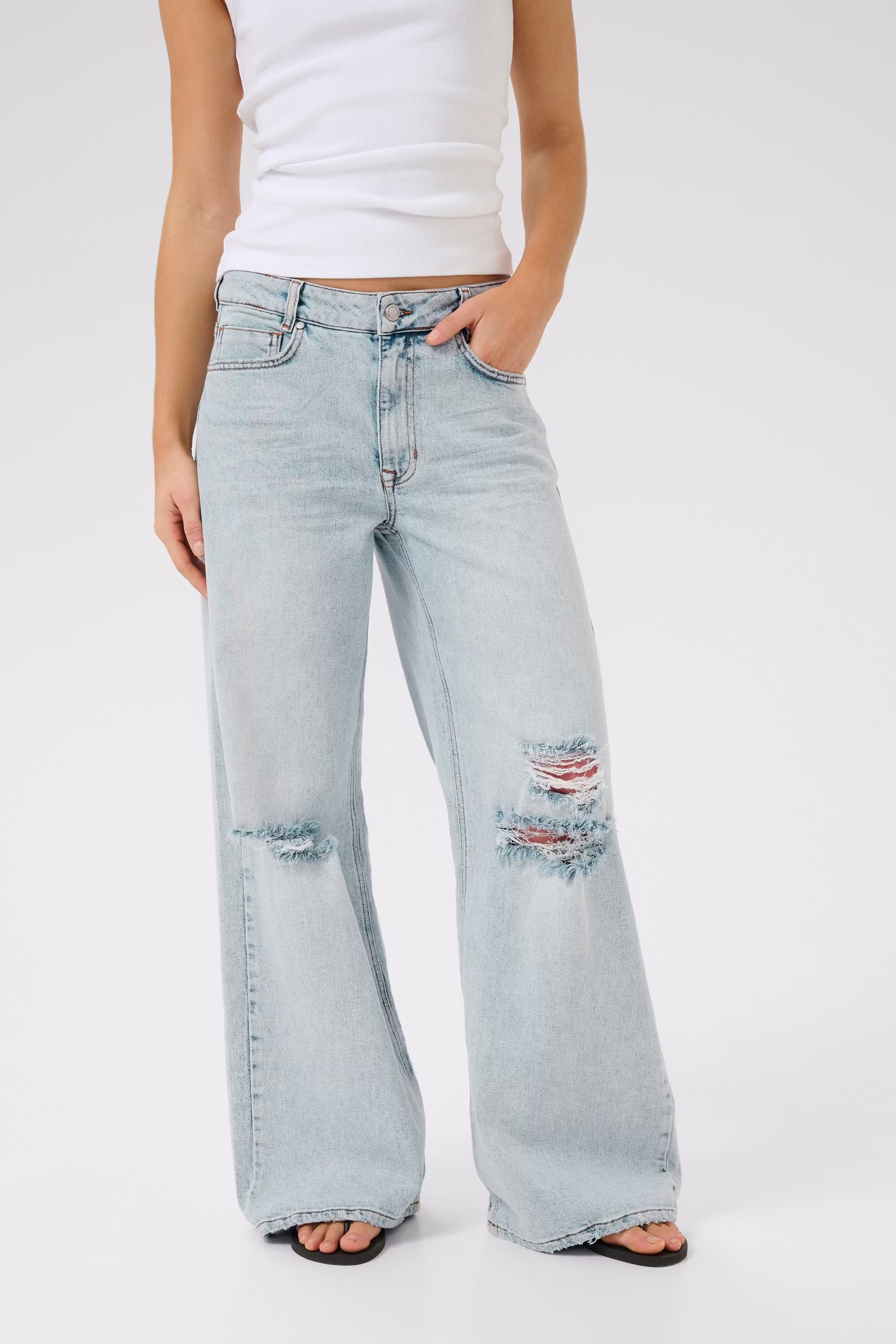 DangoMW High X-Wide jeans LOOKBOOK FRONT 10705122-100046