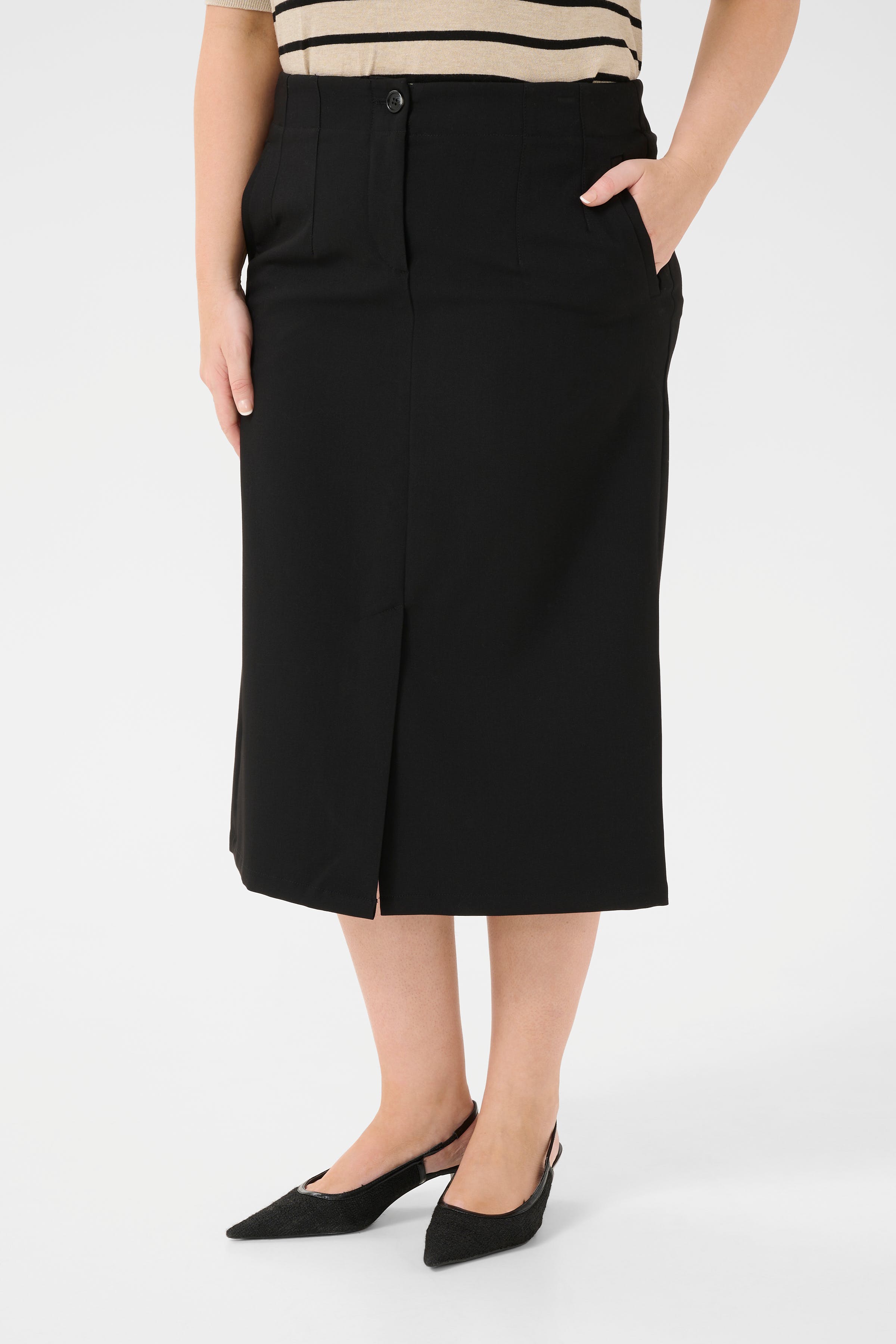 KCelia Skirt LOOKBOOK FRONT 10582550-100121