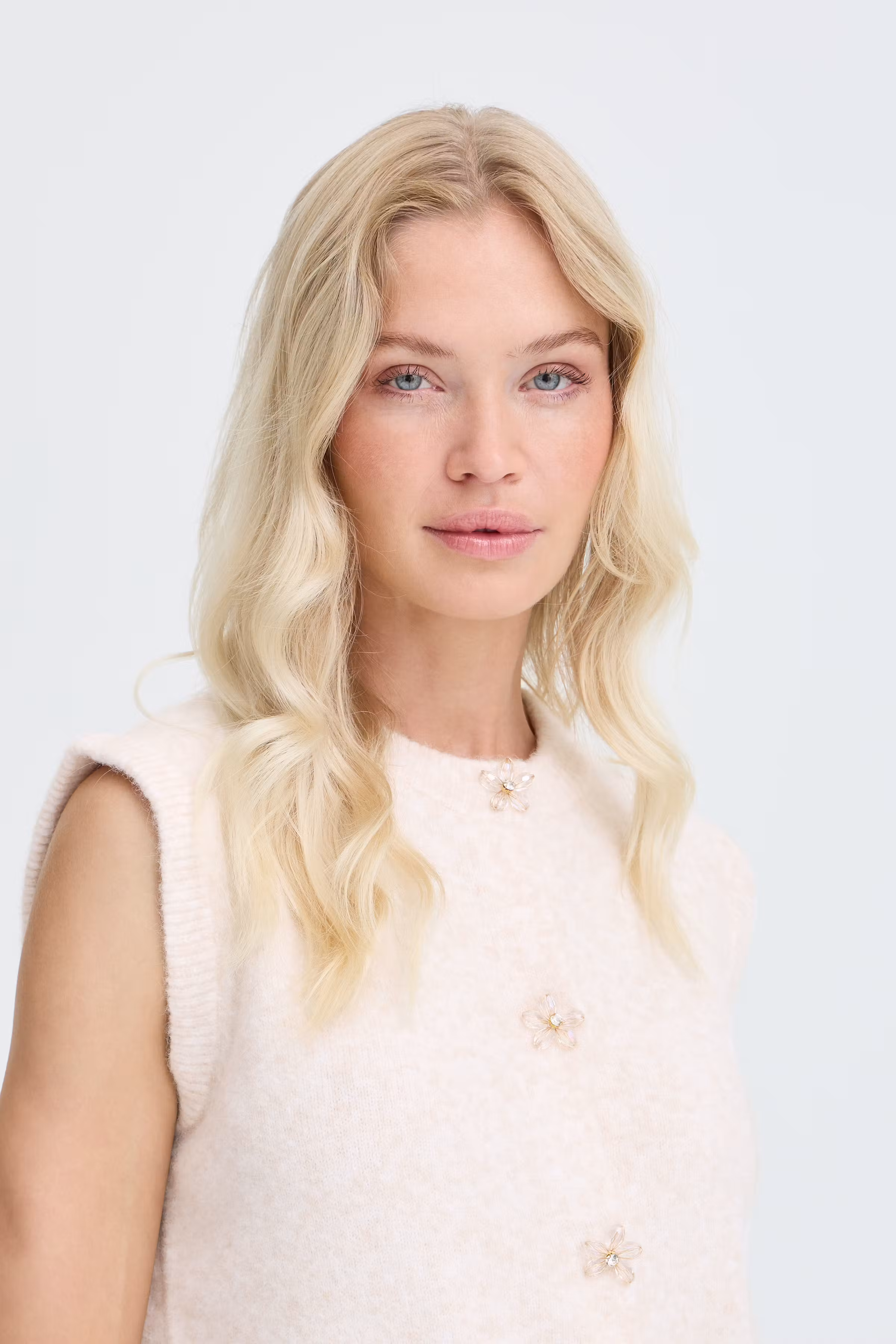 BYOMEA Strikket vest LOOKBOOK DETAIL 20819512-1309051