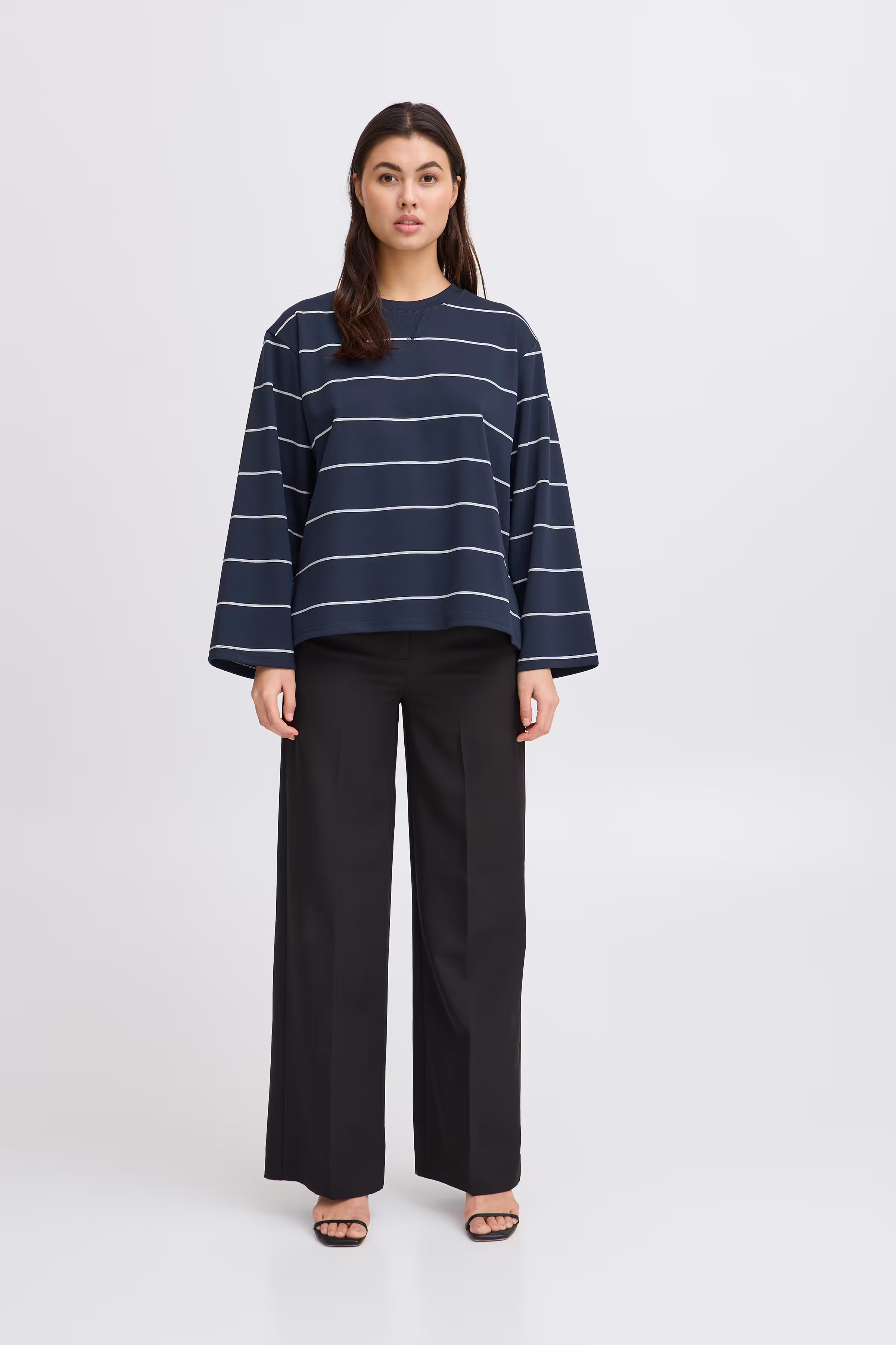 IHKALA LS T-shirt met lange mouwen LOOKBOOK FRONT 20122673-204497