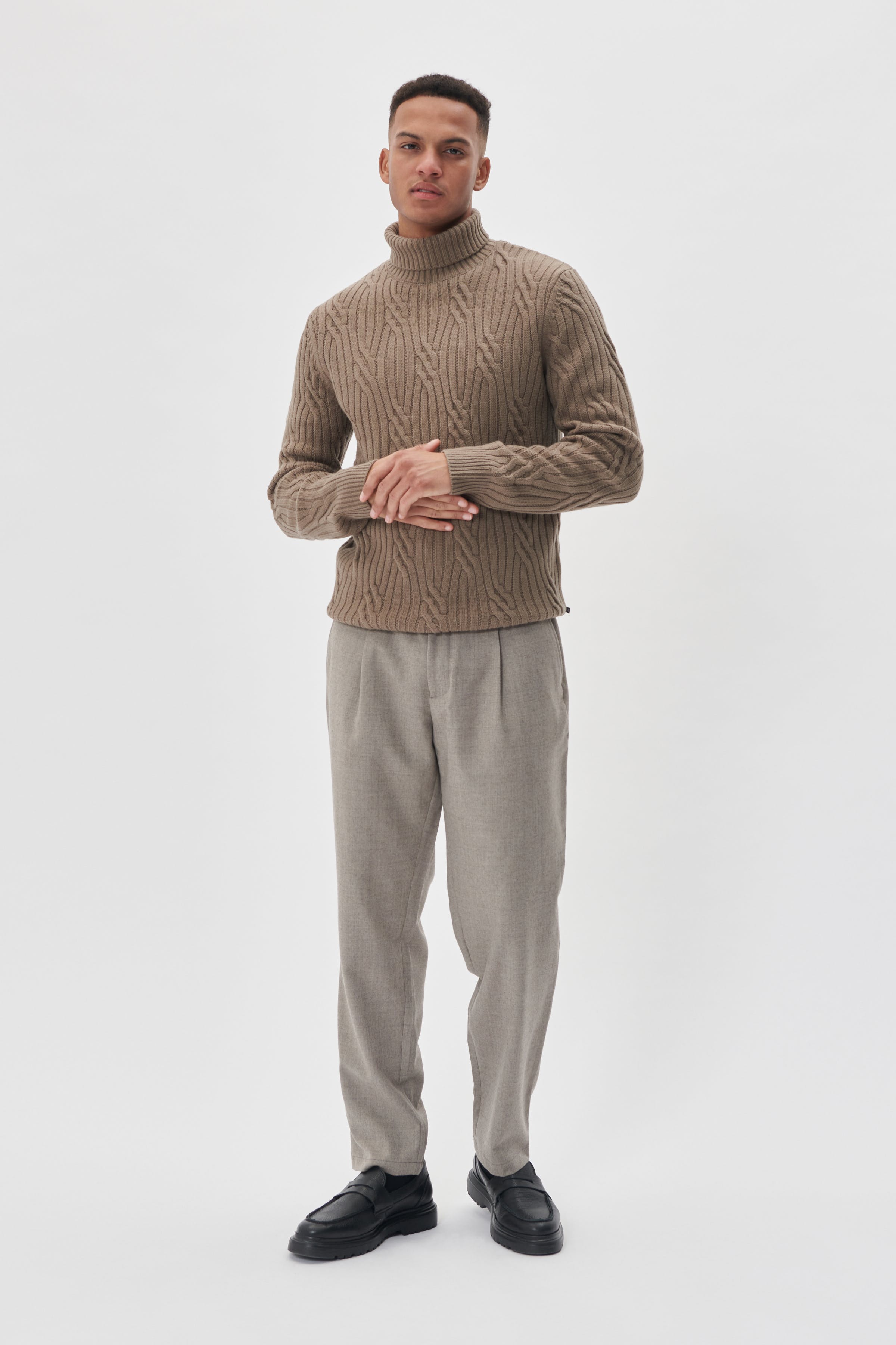 MAroll Pullover LOOKBOOK FRONT 30207484-181108
