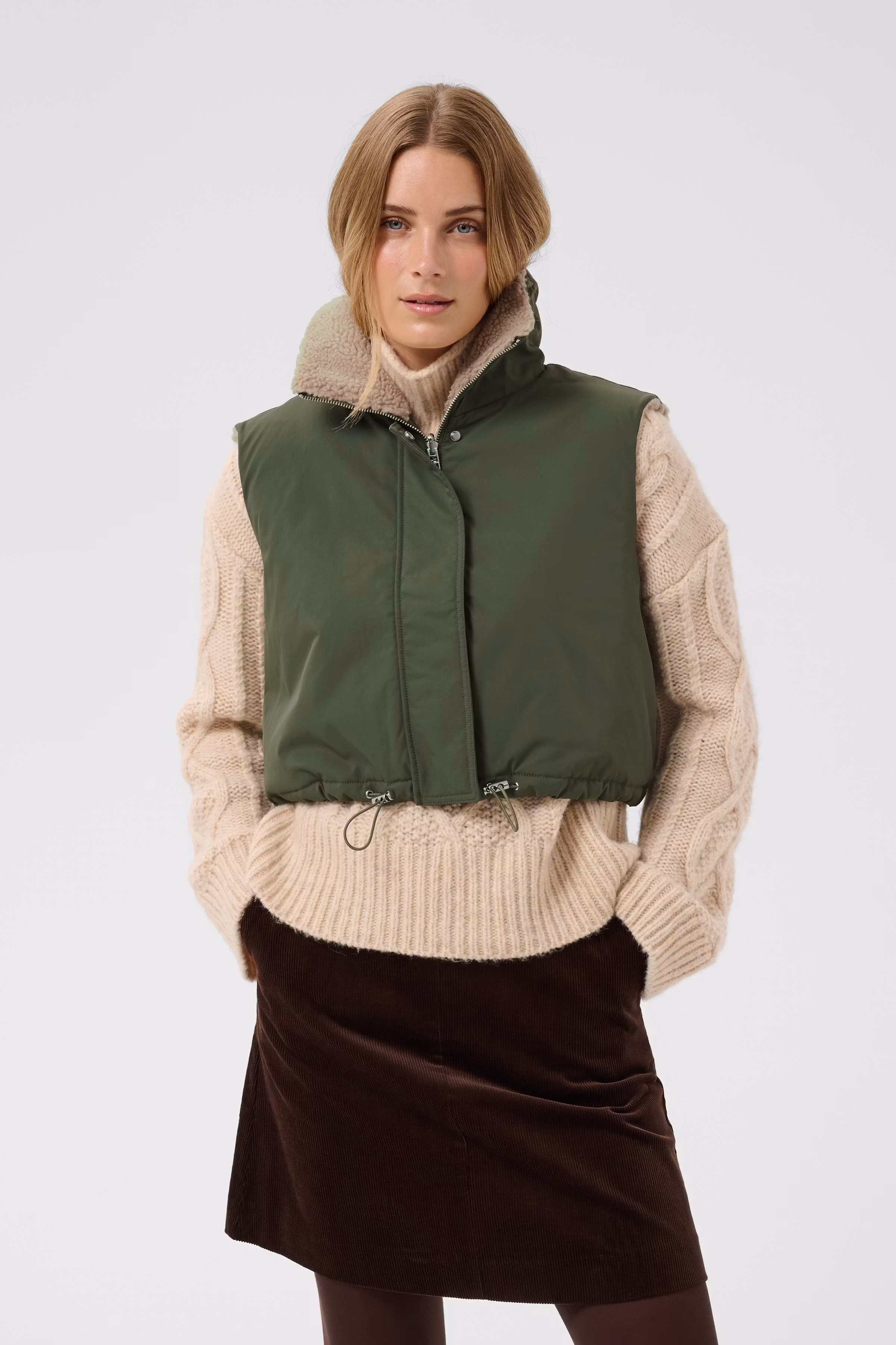 CathlinPW Warm waistcoat LOOKBOOK FRONT 30310745-190312