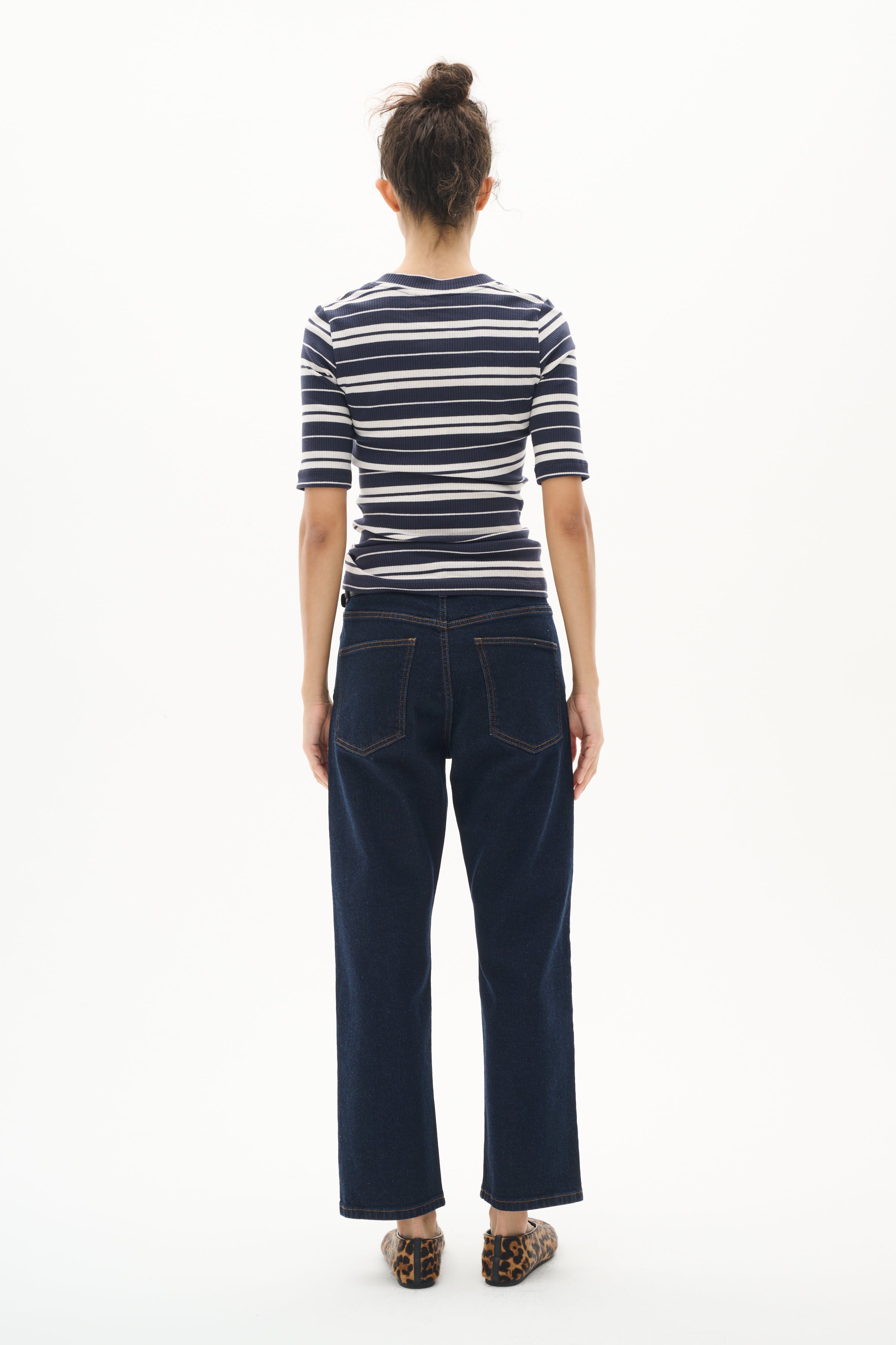 DagnaIW Striped V T-shirt LOOKBOOK BACK 30107270-303827