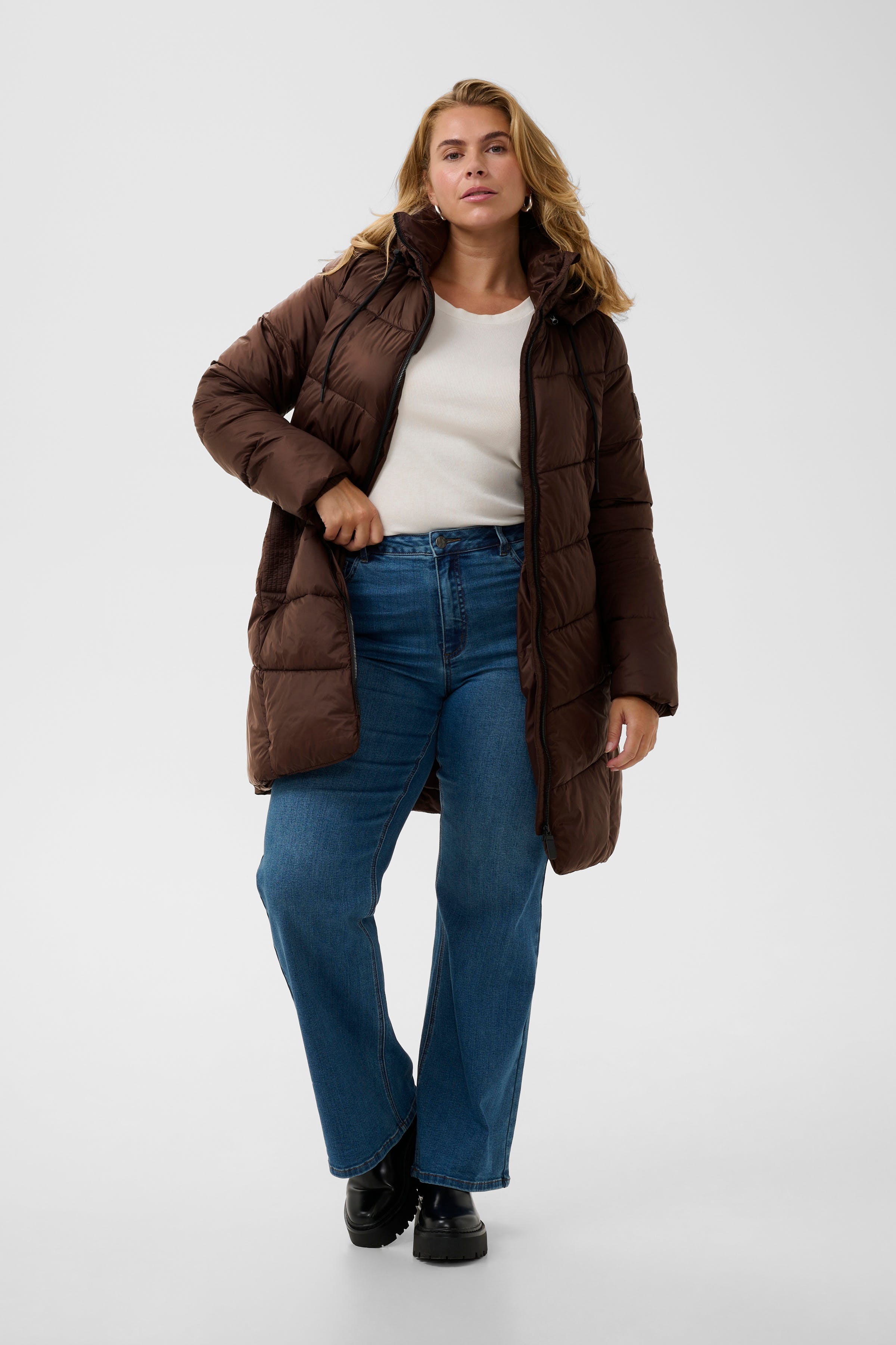 KCsusanna Coat LOOKBOOK FRONT 10582480-190915