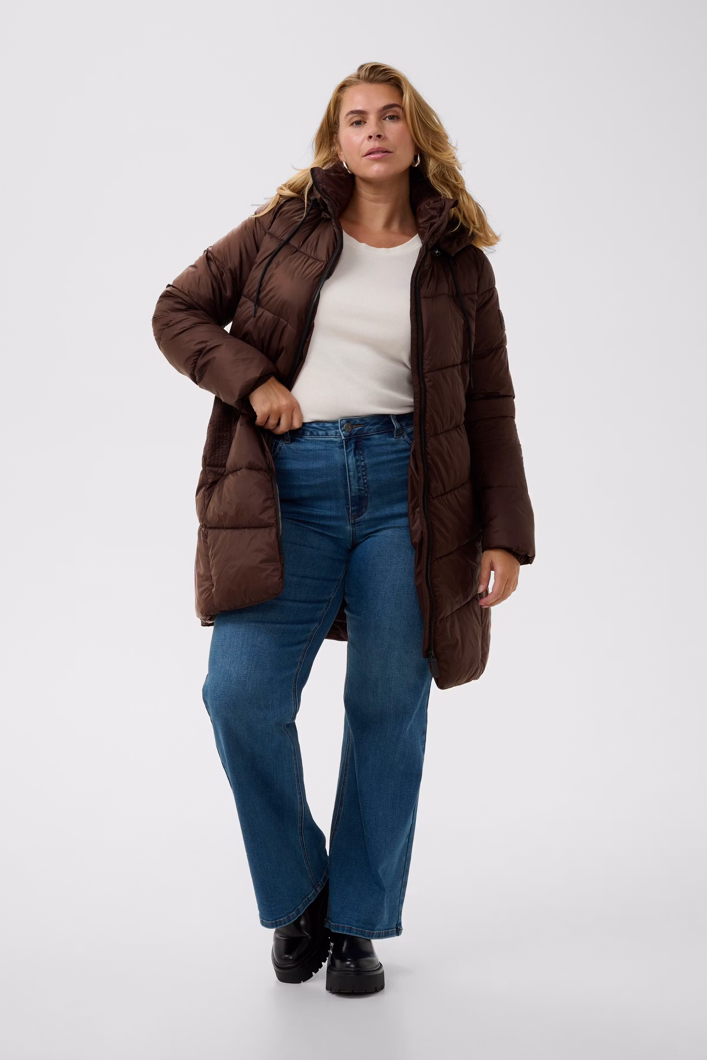 KCsusanna Coat LOOKBOOK FRONT 10582480-190915