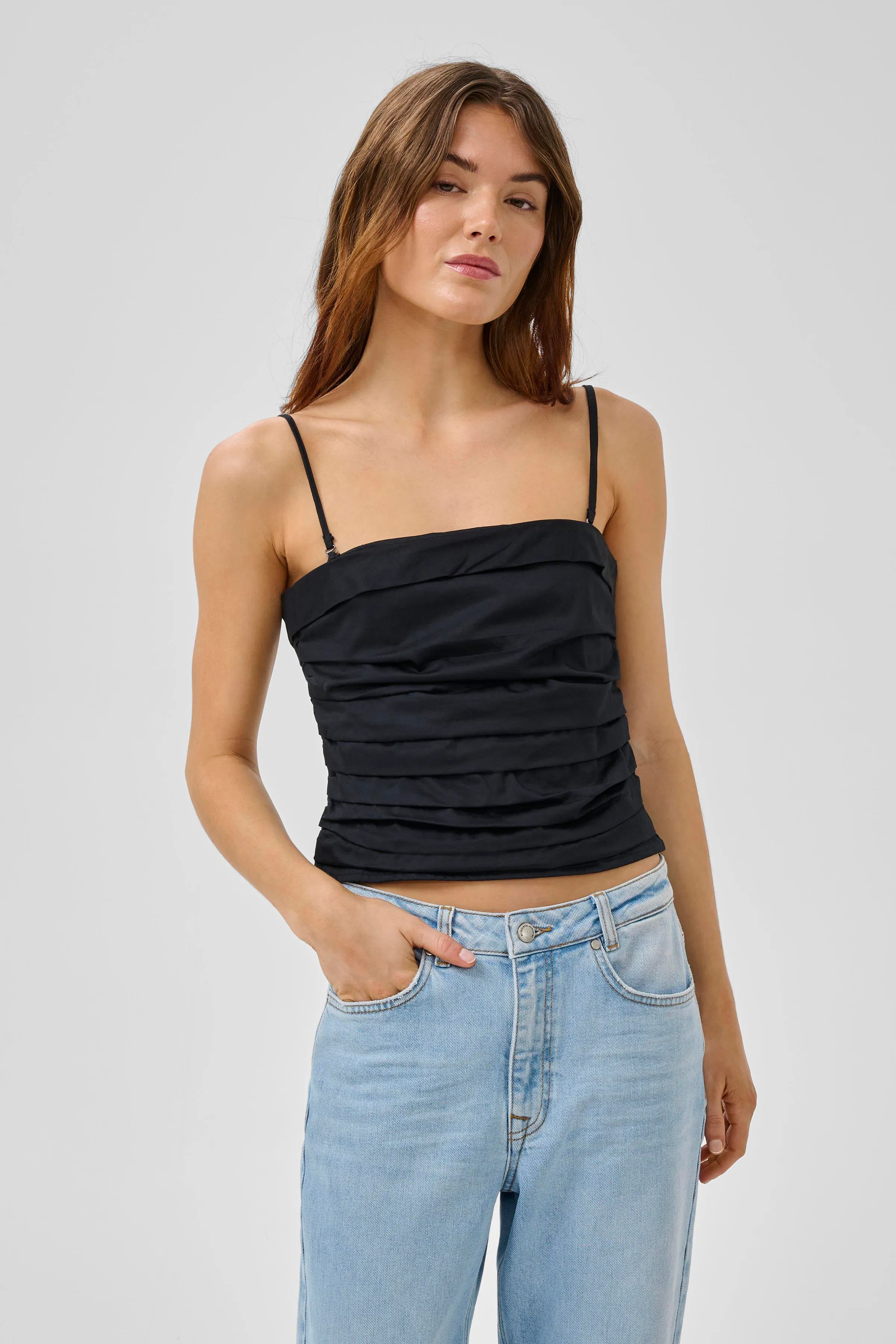 MWBella Top LOOKBOOK FRONT 10705337-100031