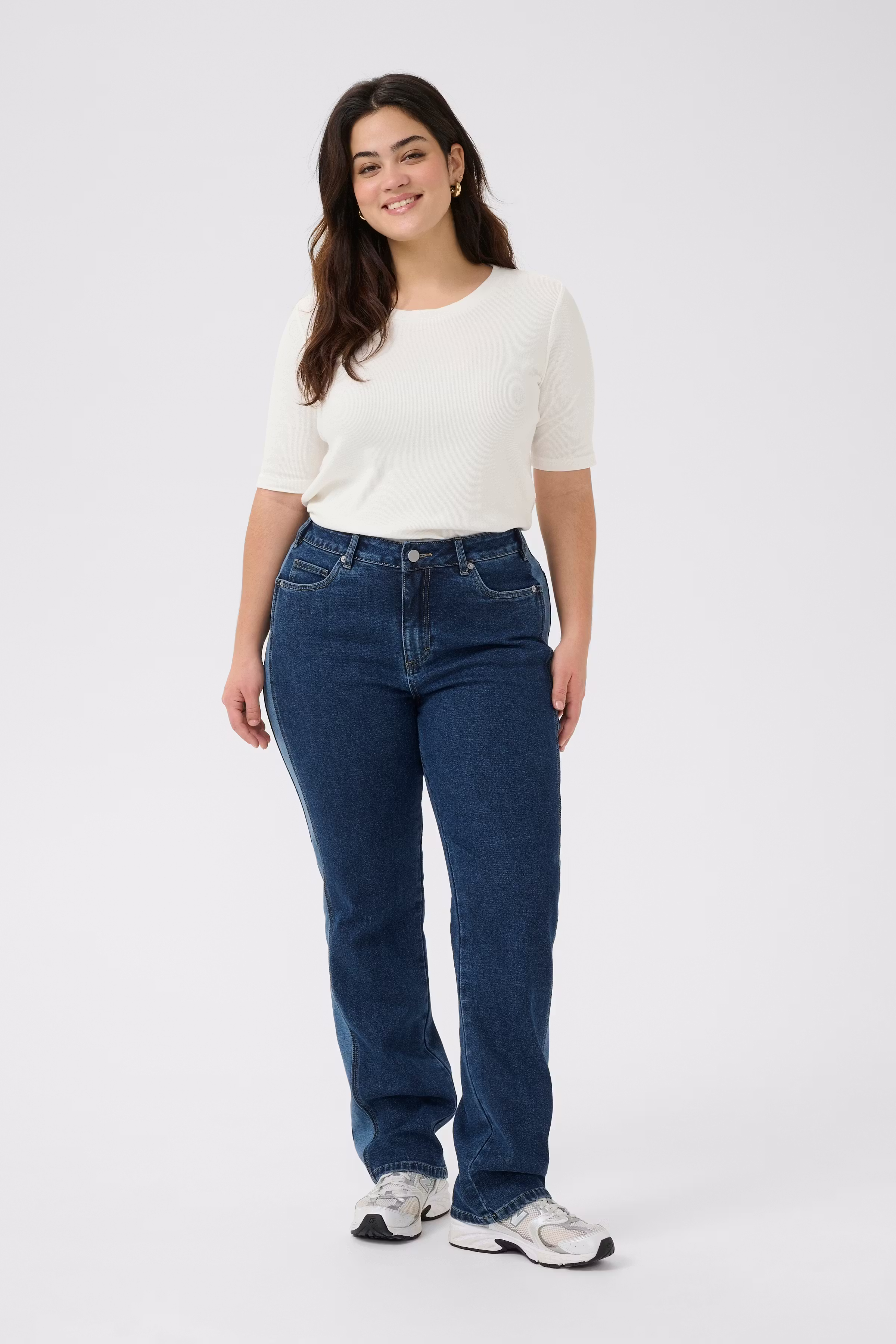 KCsandria Straight Jeans LOOKBOOK FRONT 10583532-102272
