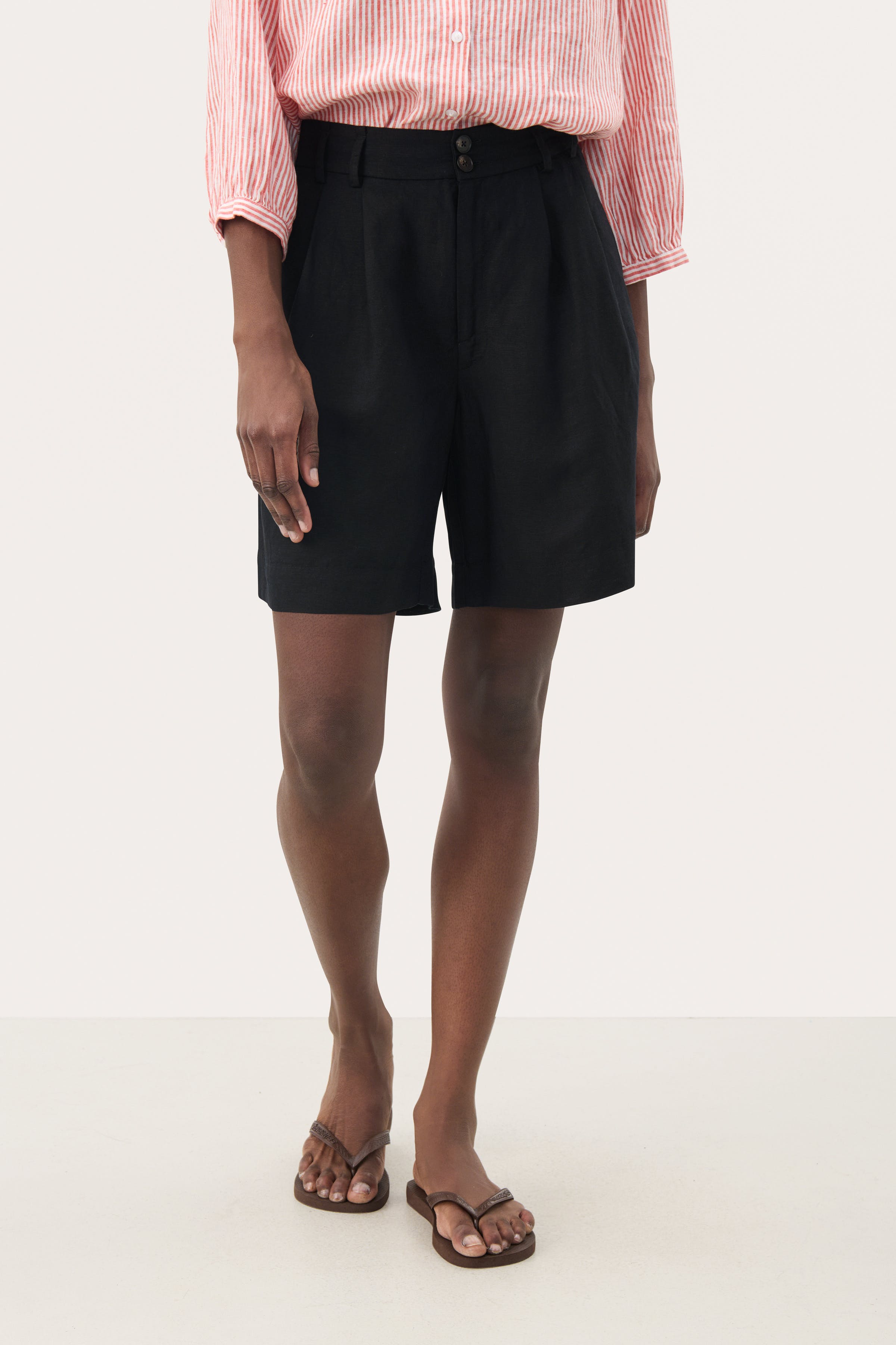 RainePW Shorts LOOKBOOK FRONT 30309603-194008