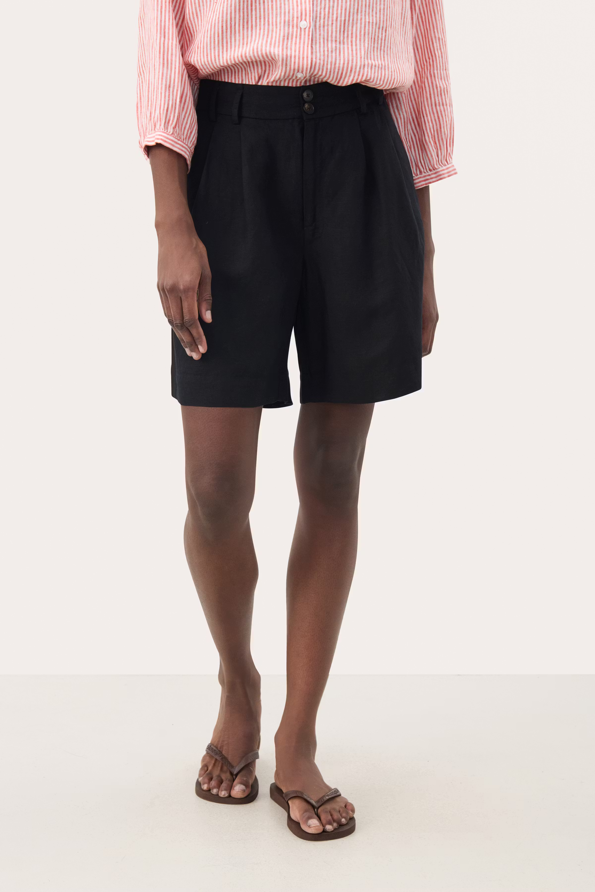 RainePW Shorts LOOKBOOK FRONT 30309603-194008