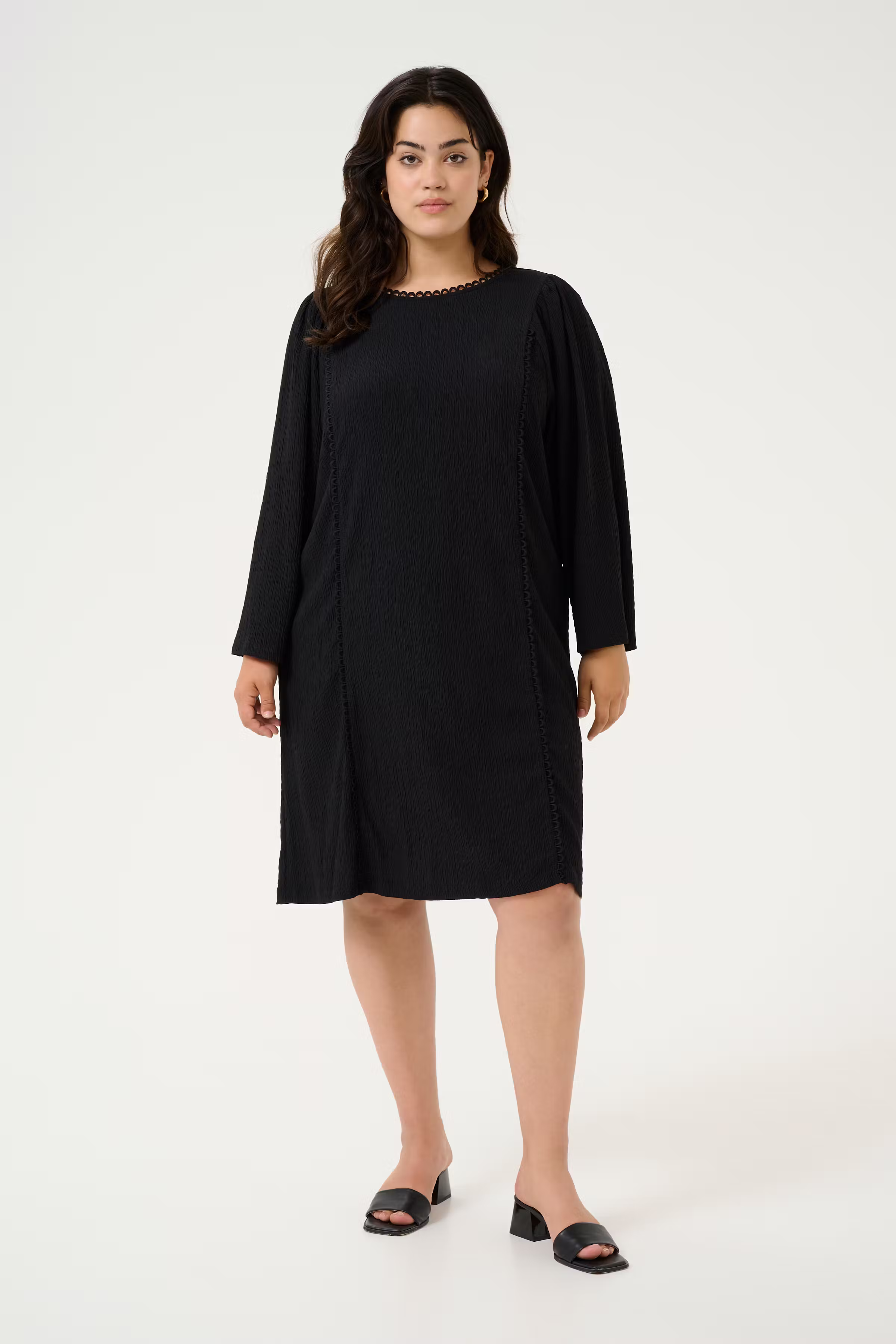 KCalvina Robe LOOKBOOK FRONT 10583040-100121